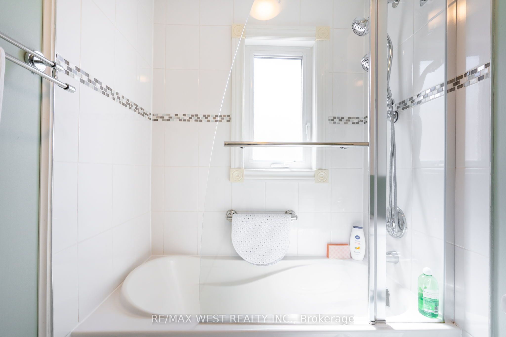 1216 Leewood Drive Property Photo 32