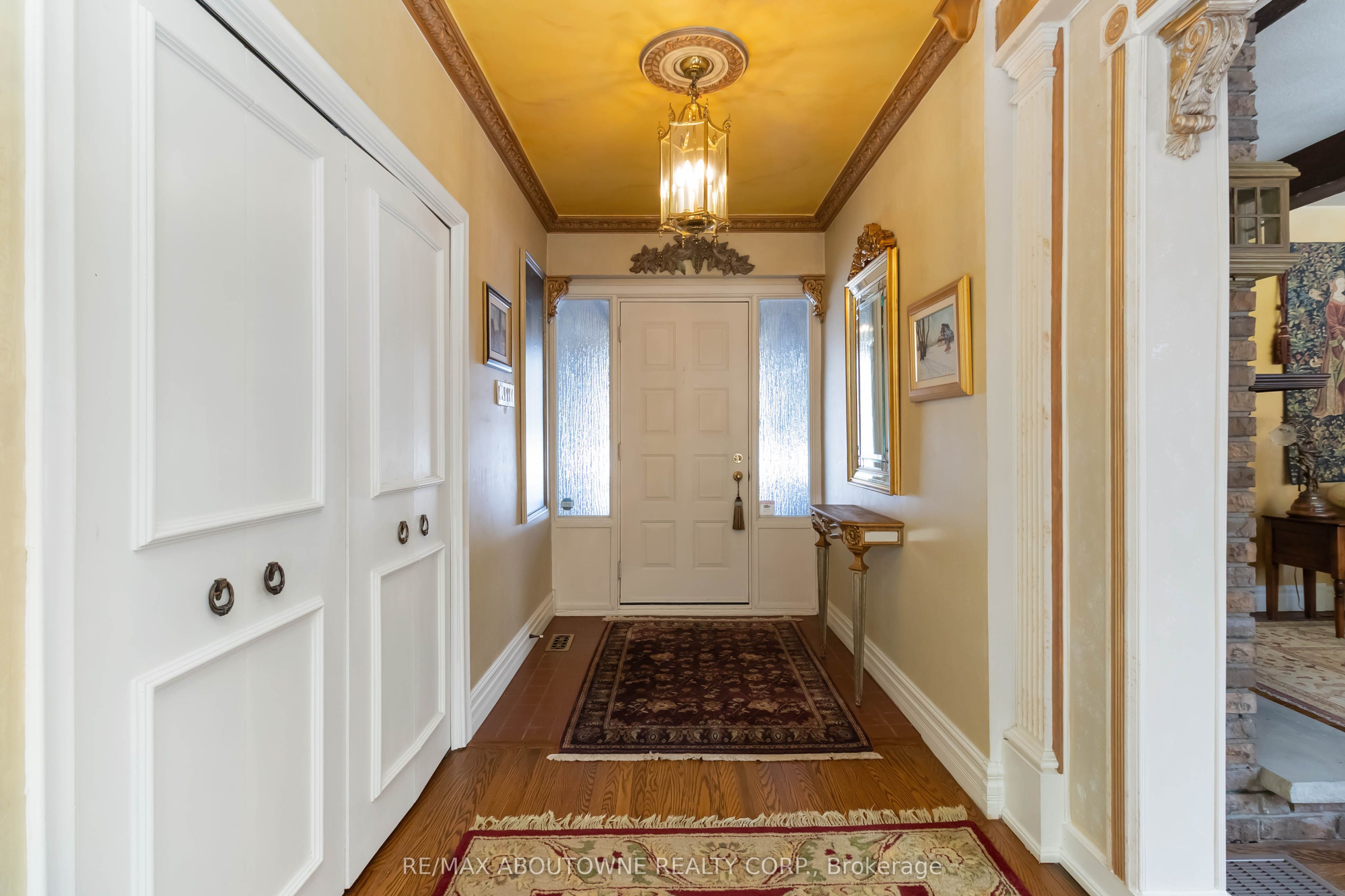 150 Cairncroft Road Property Photo 9