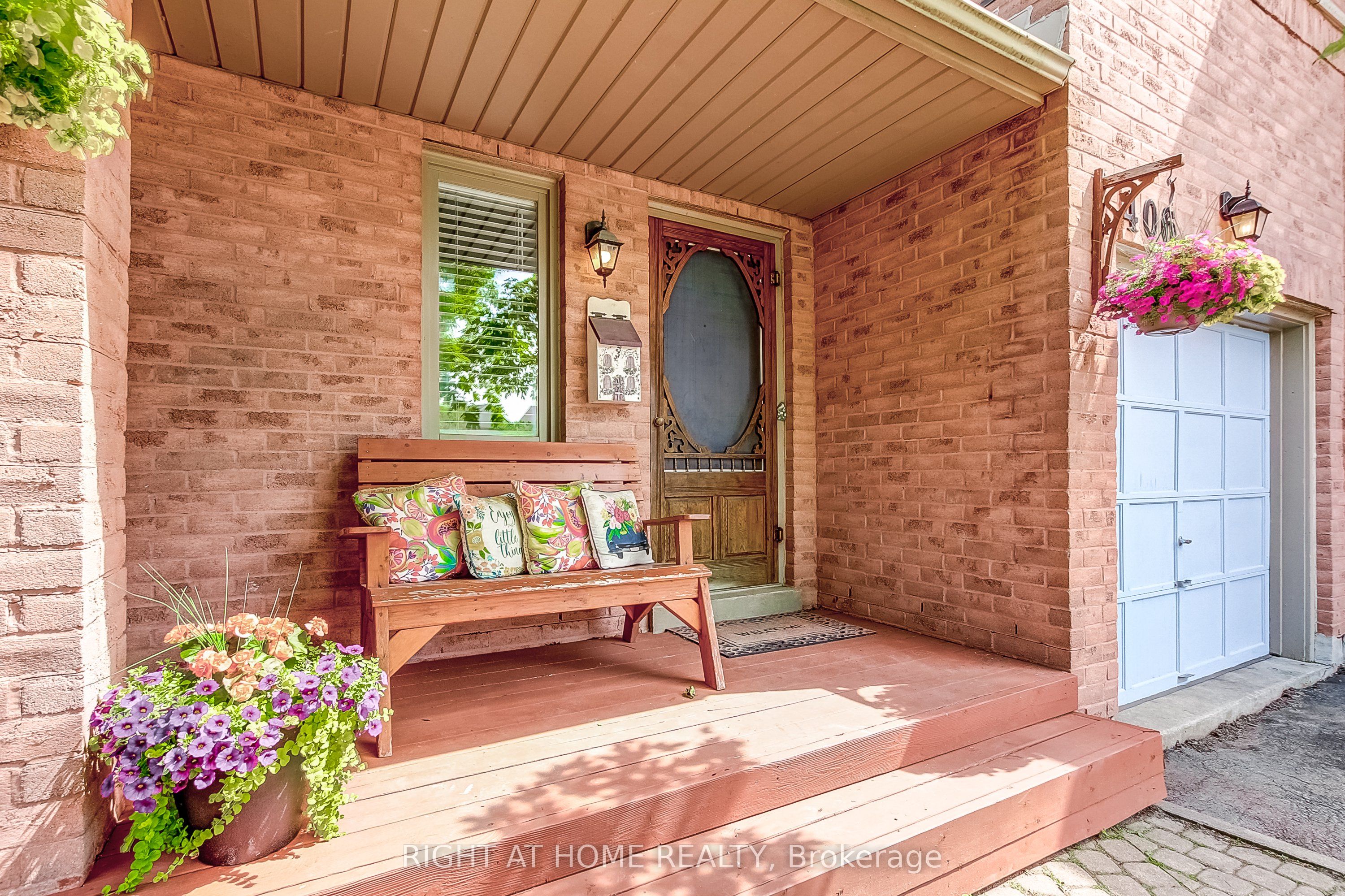 406 Levanna Lane Property Photo 2