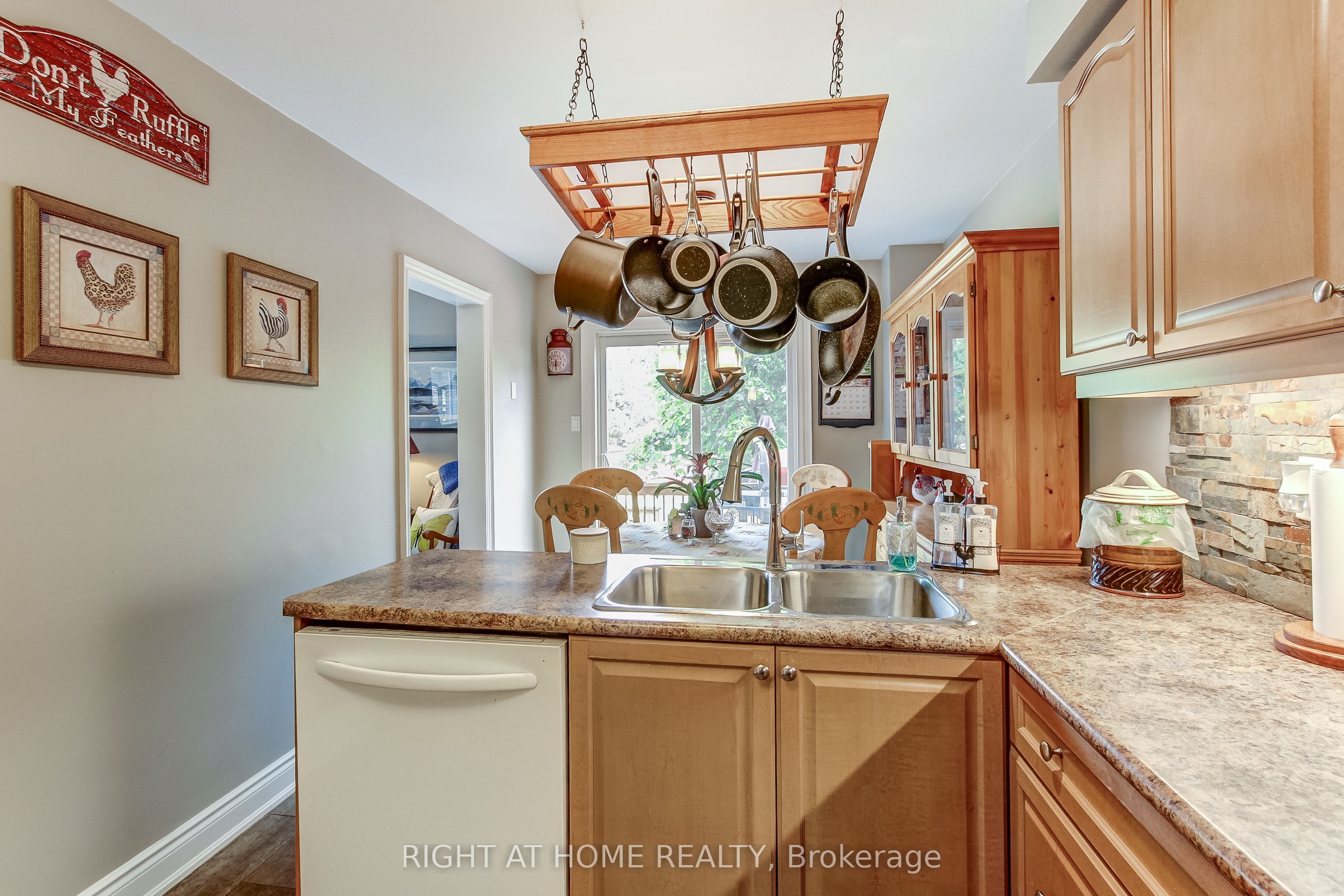 406 Levanna Lane Property Photo 12