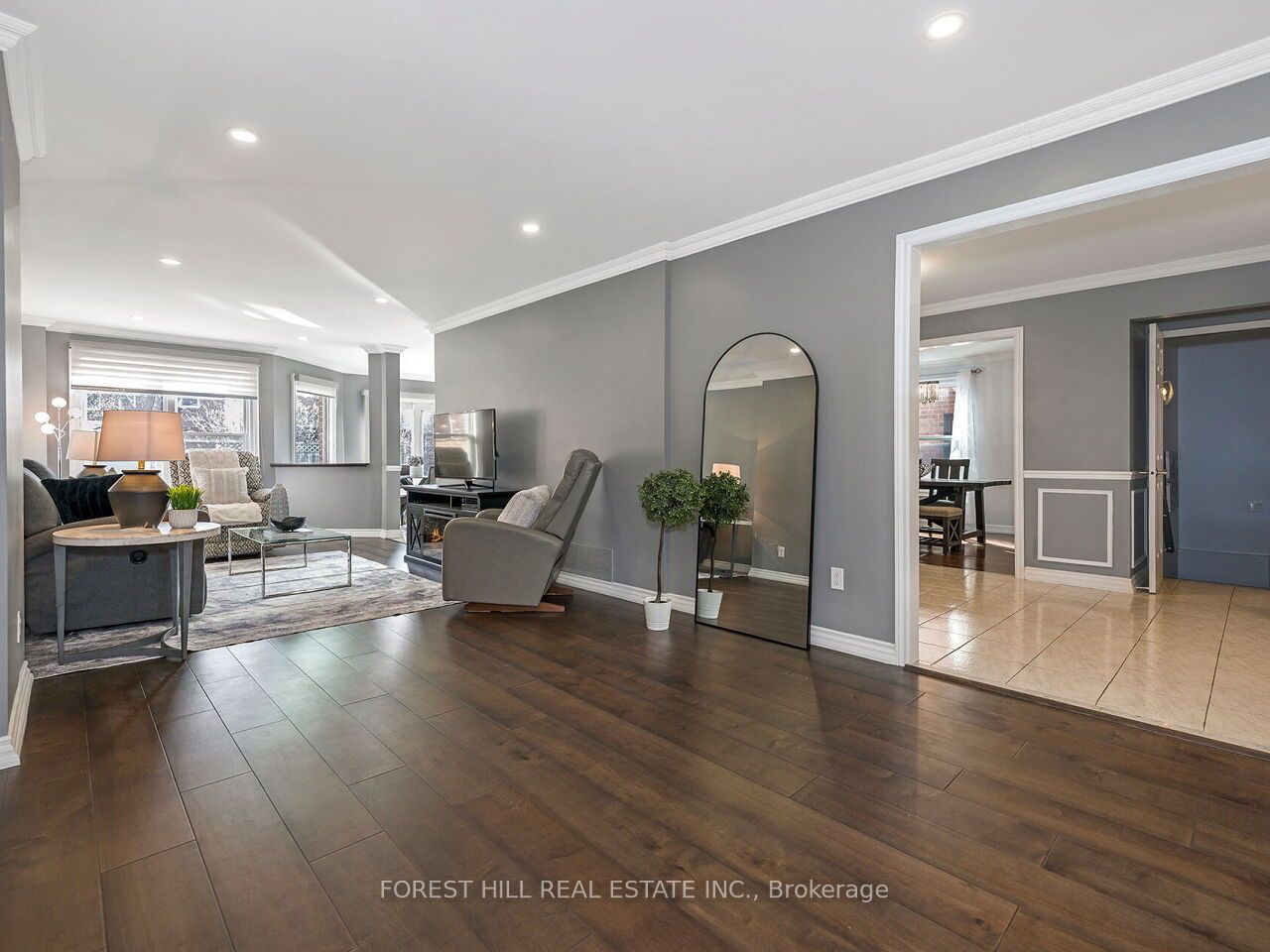 4174 Rossland Crescent Property Photo 6