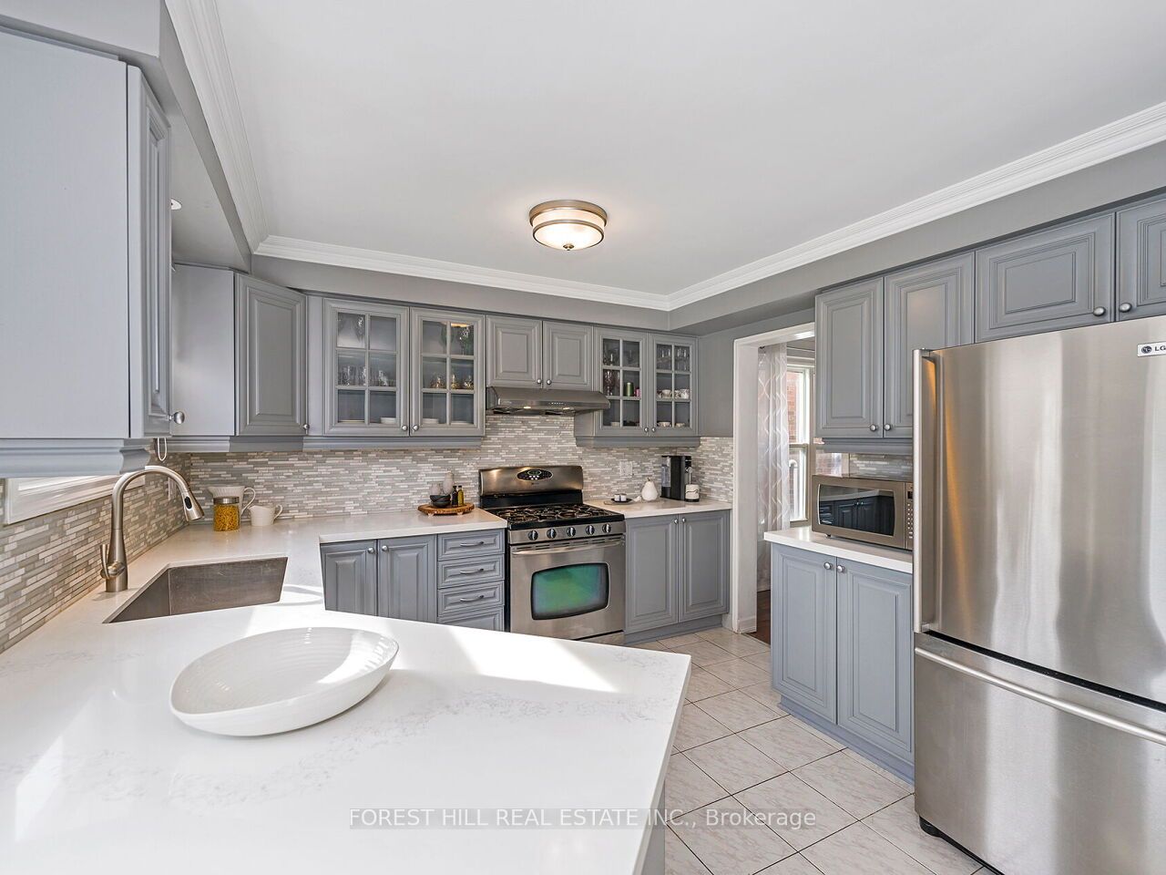4174 Rossland Crescent Property Photo 10