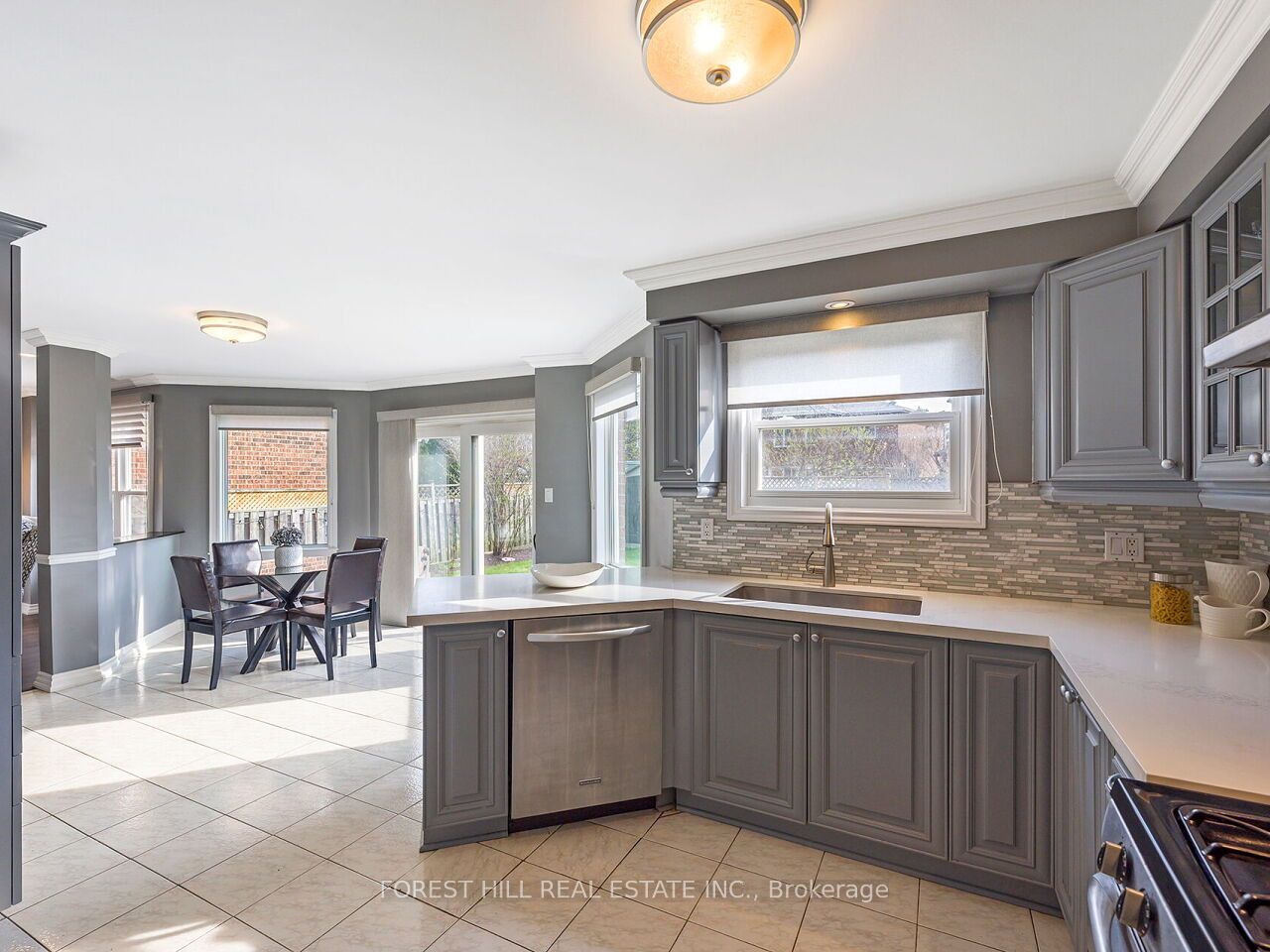 4174 Rossland Crescent Property Photo 11