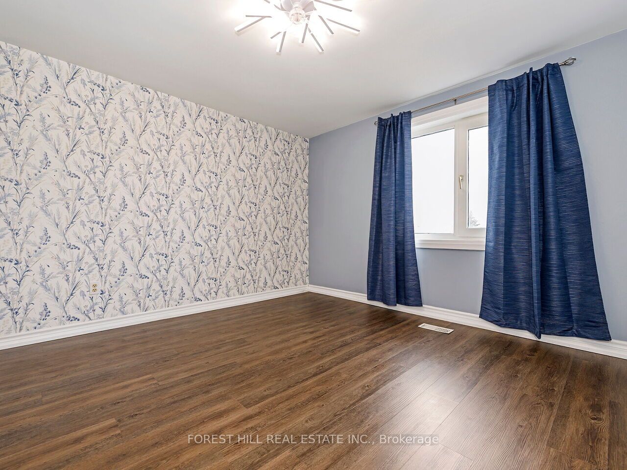 4174 Rossland Crescent Property Photo 24