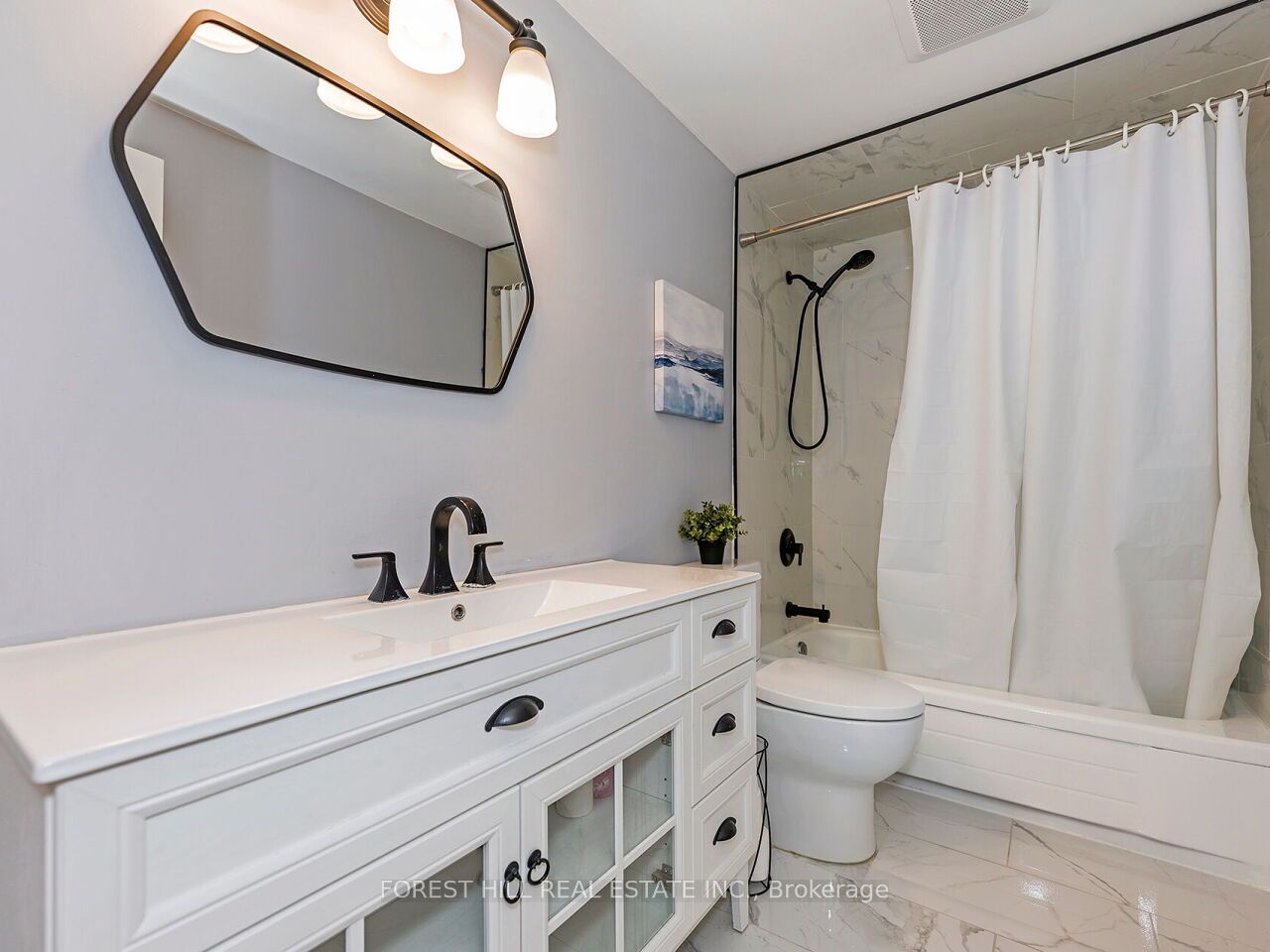 4174 Rossland Crescent Property Photo 25