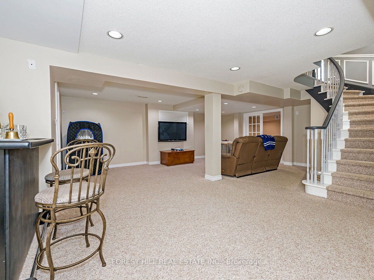 4174 Rossland Crescent Property Photo 27