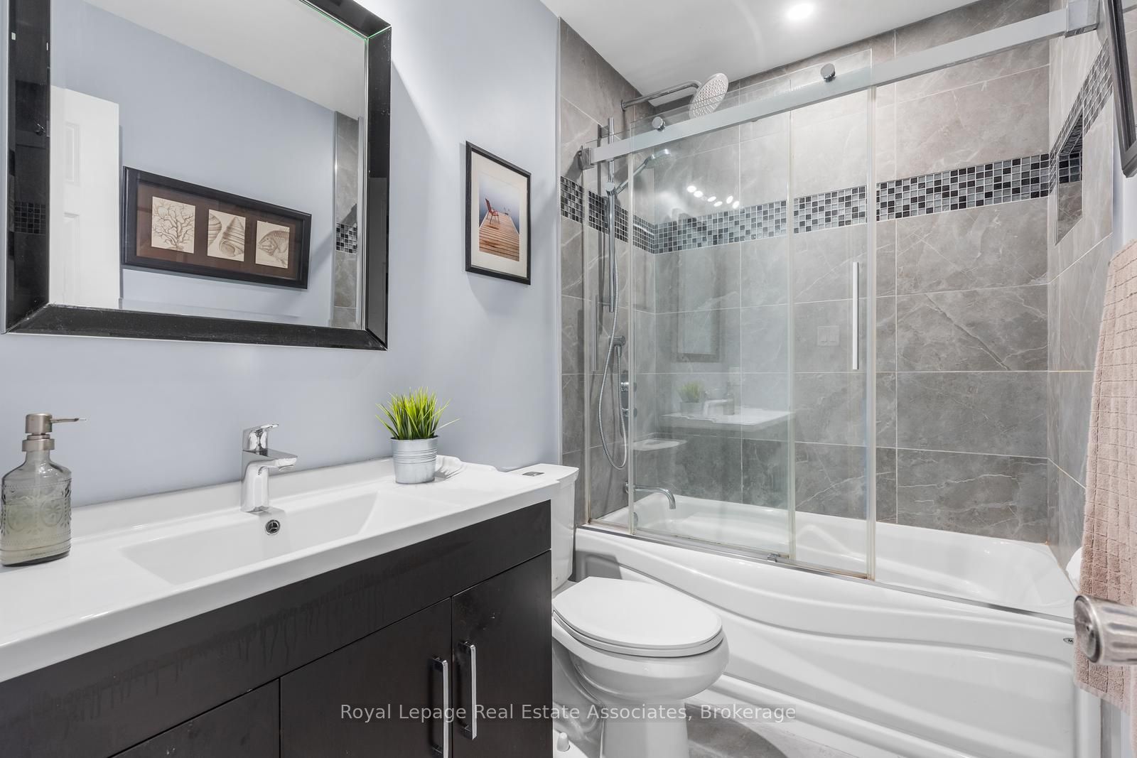 4107 Rolling Valley Drive Property Photo 24
