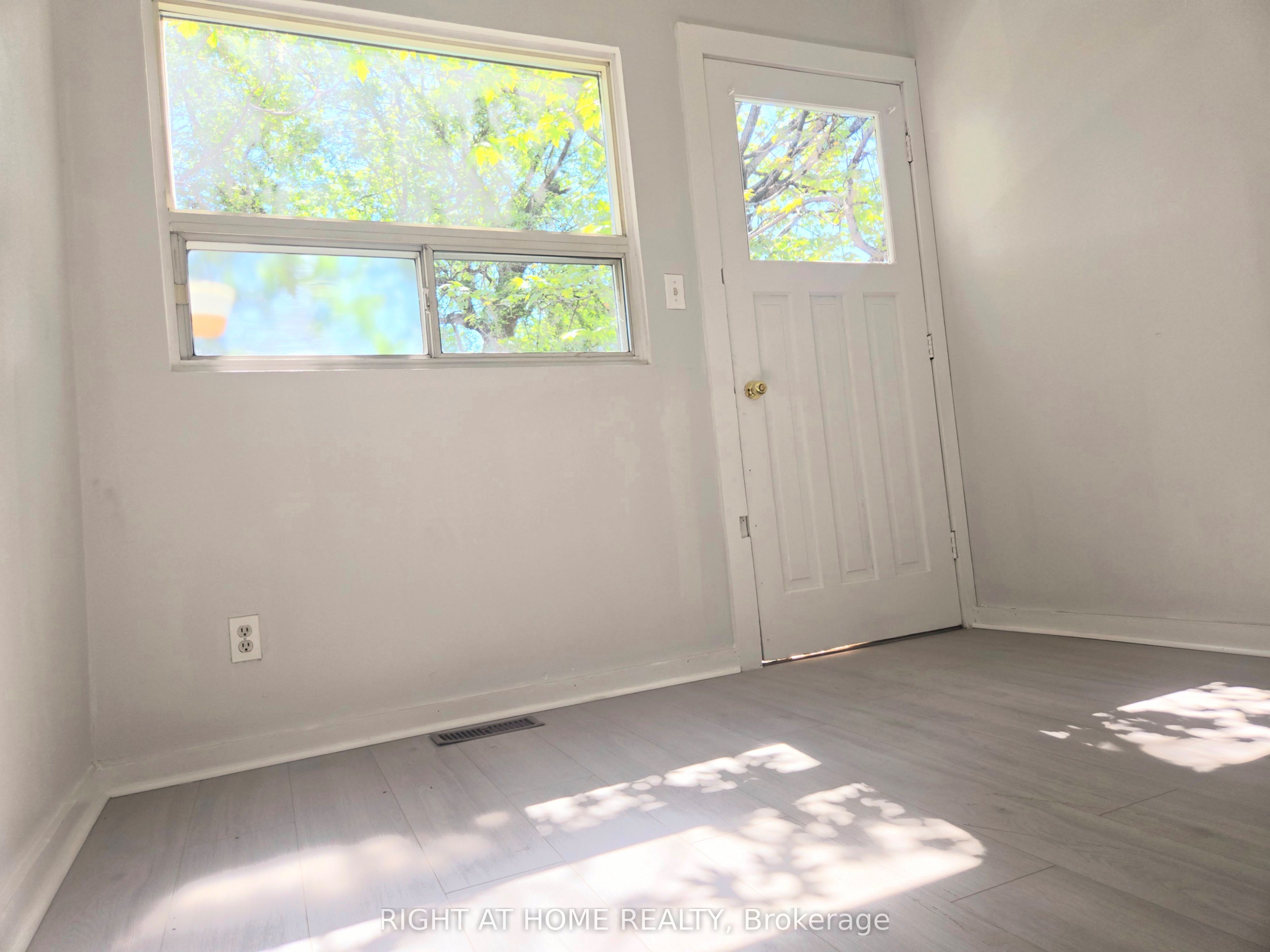 236 Sterling Road Main Property Photo 4