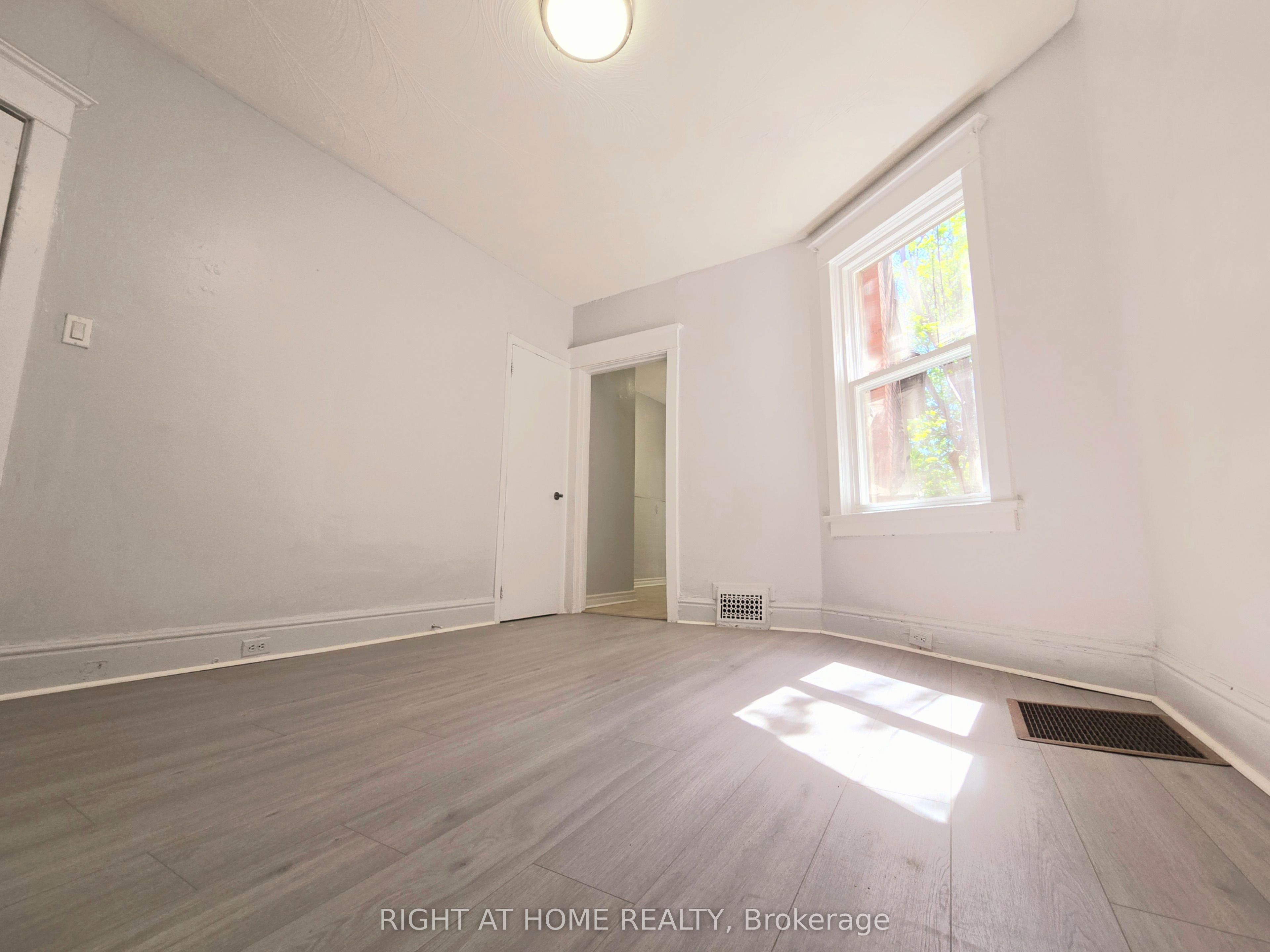 236 Sterling Road Main Property Photo 10