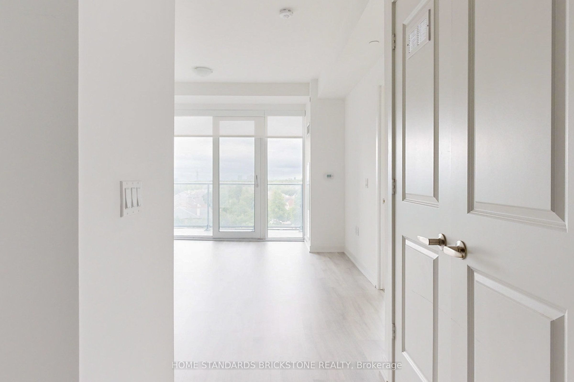 W13420778 Property Photo 5