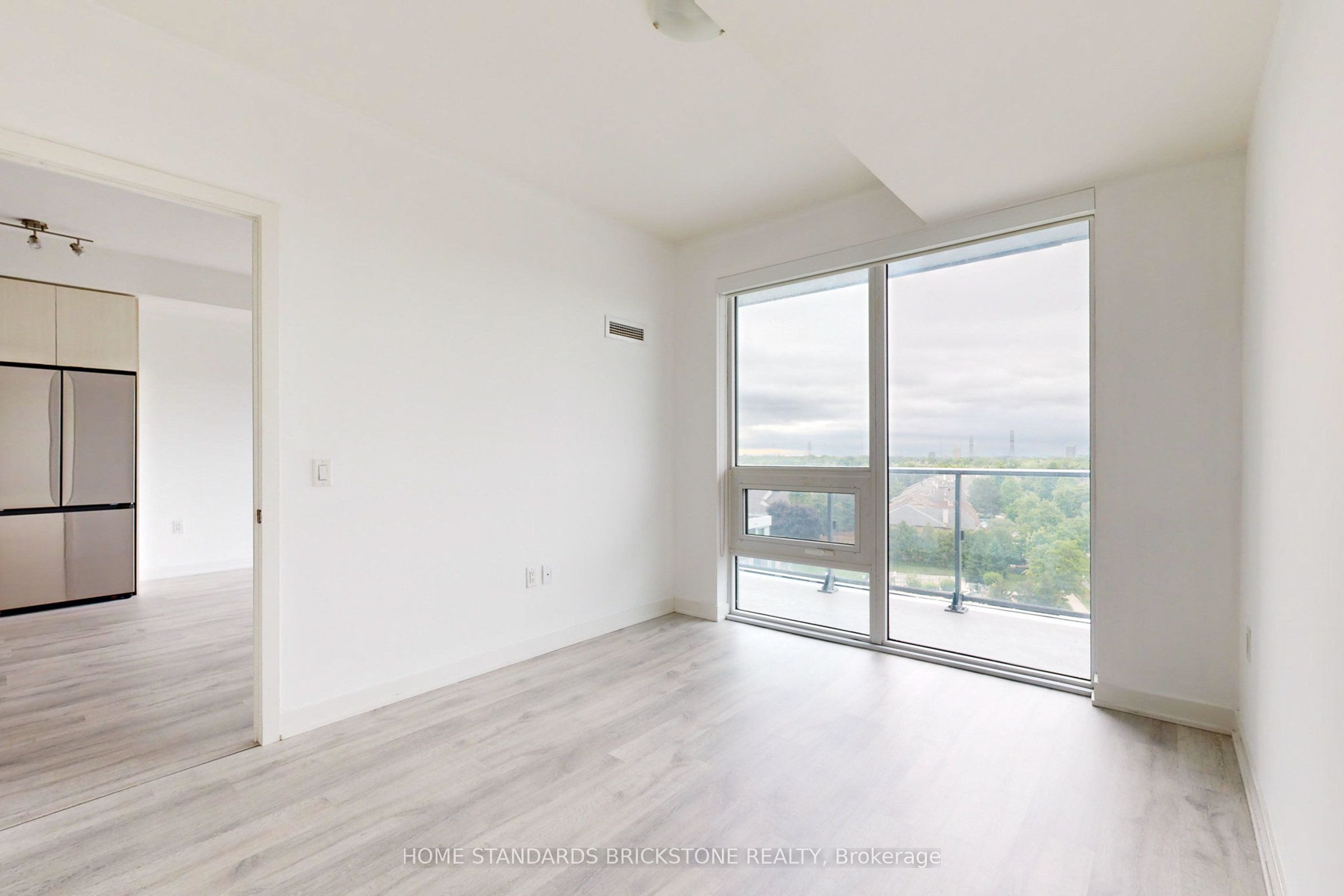 W13420778 Property Photo 20
