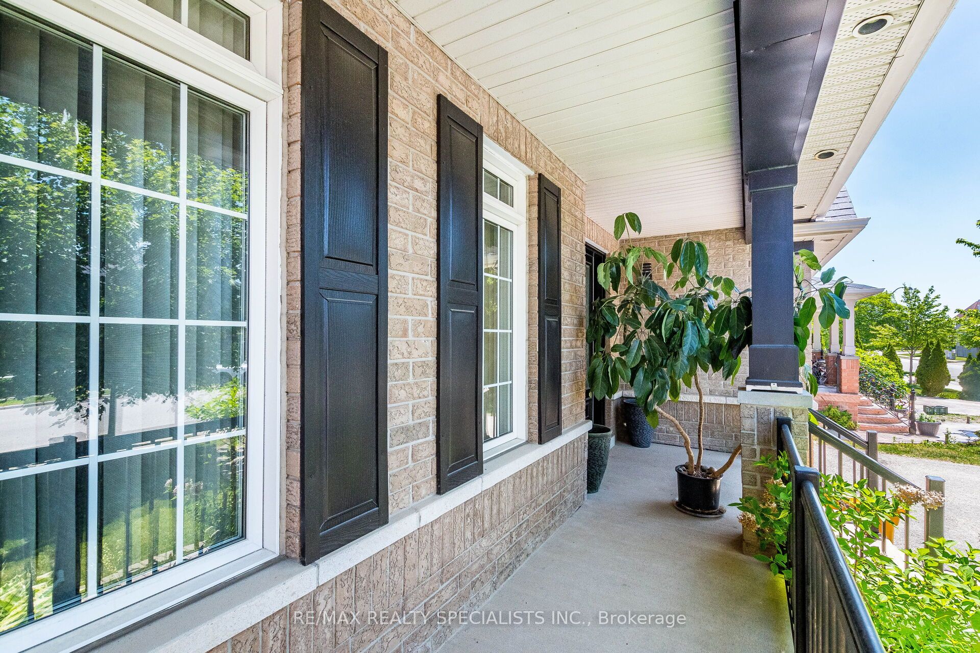 49 Maisonneuve Boulevard Property Photo 5