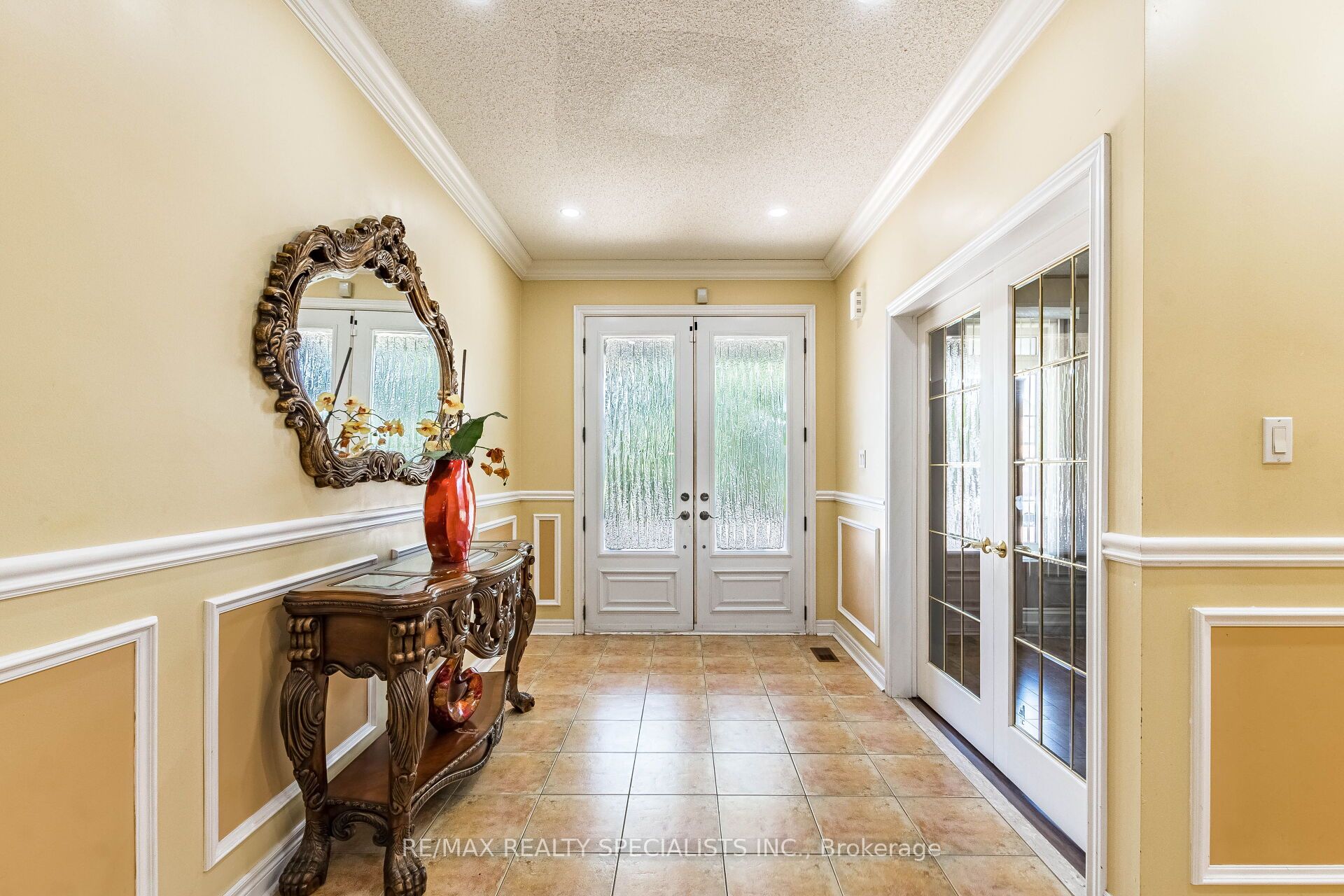 49 Maisonneuve Boulevard Property Photo 7