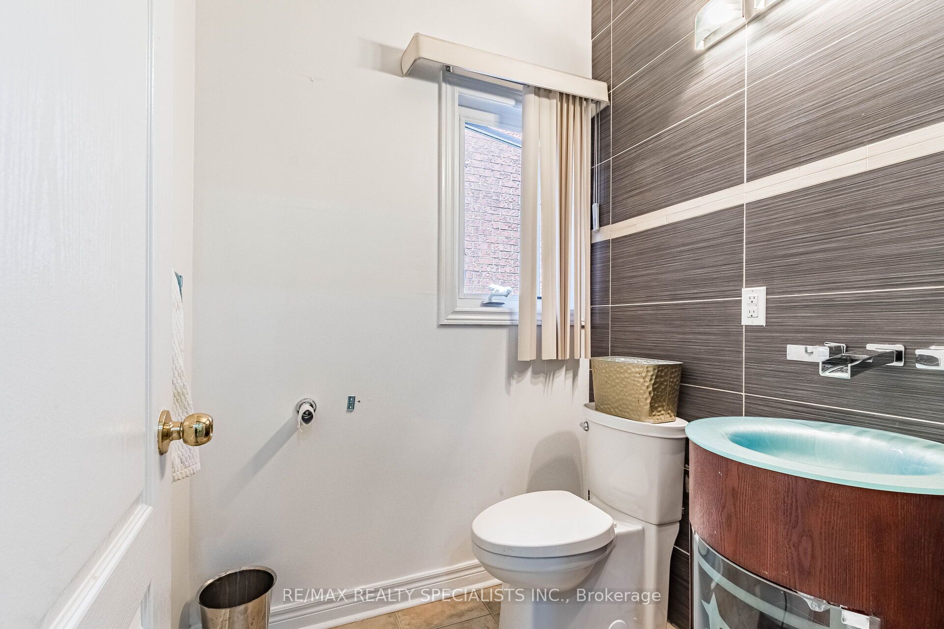 49 Maisonneuve Boulevard Property Photo 24