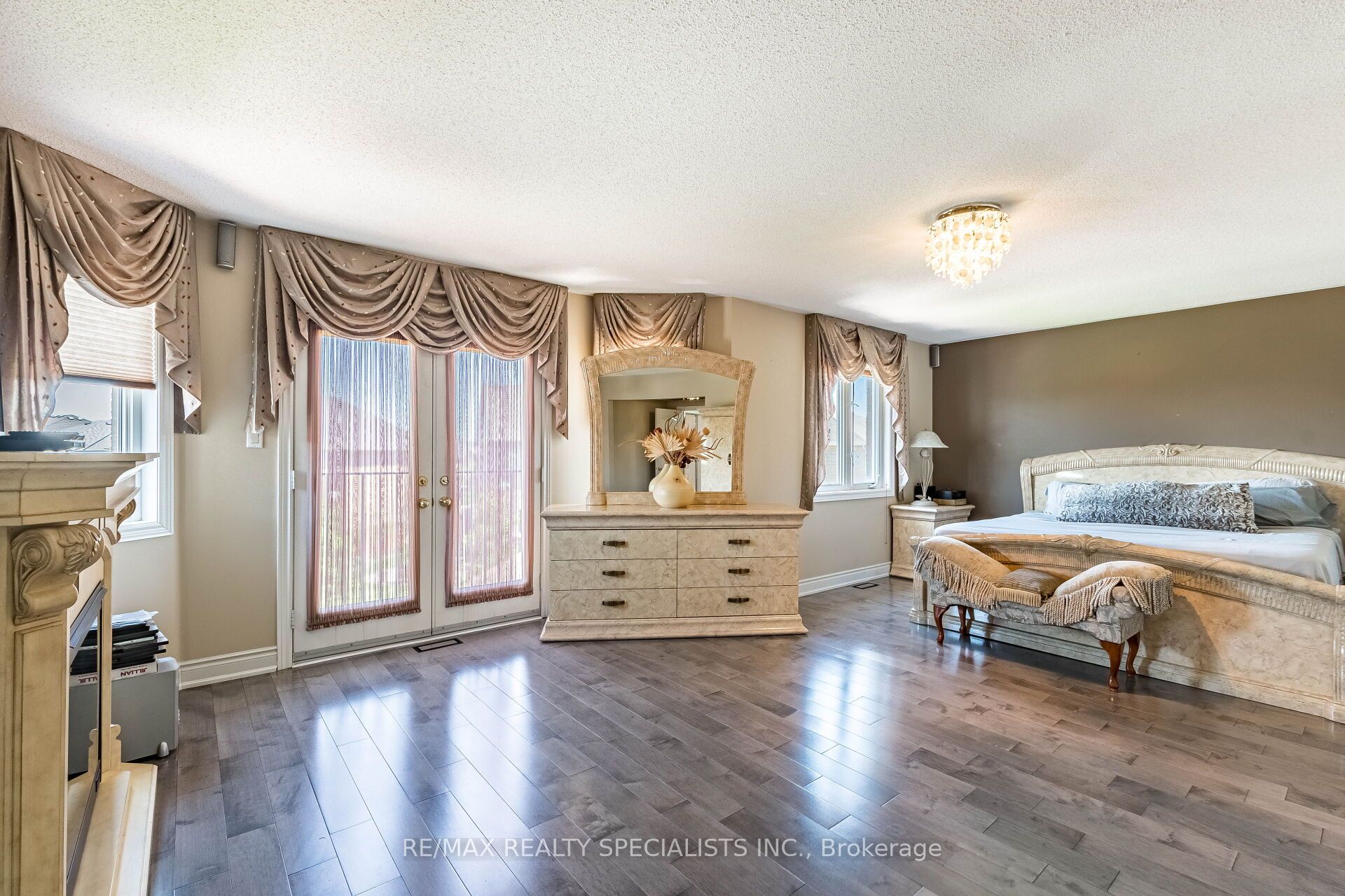 49 Maisonneuve Boulevard Property Photo 30