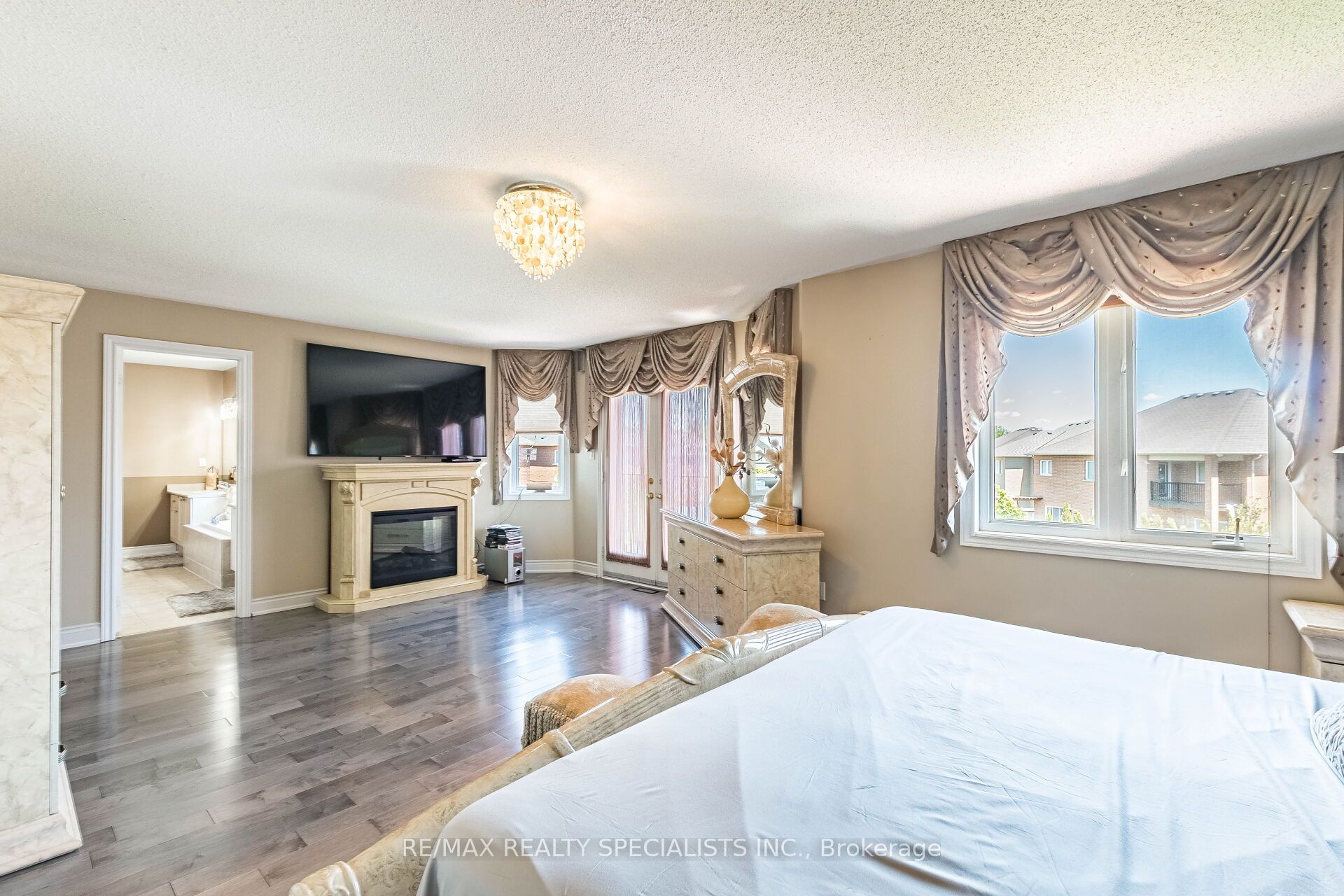 49 Maisonneuve Boulevard Property Photo 31