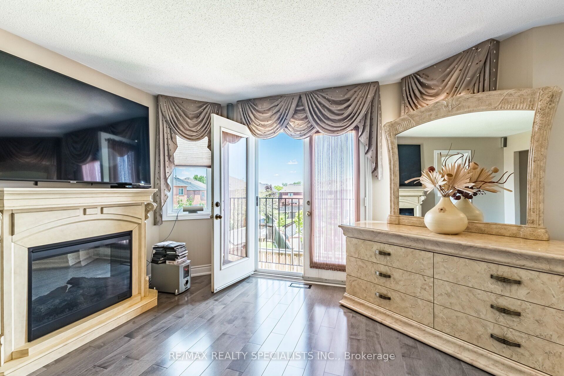 49 Maisonneuve Boulevard Property Photo 32