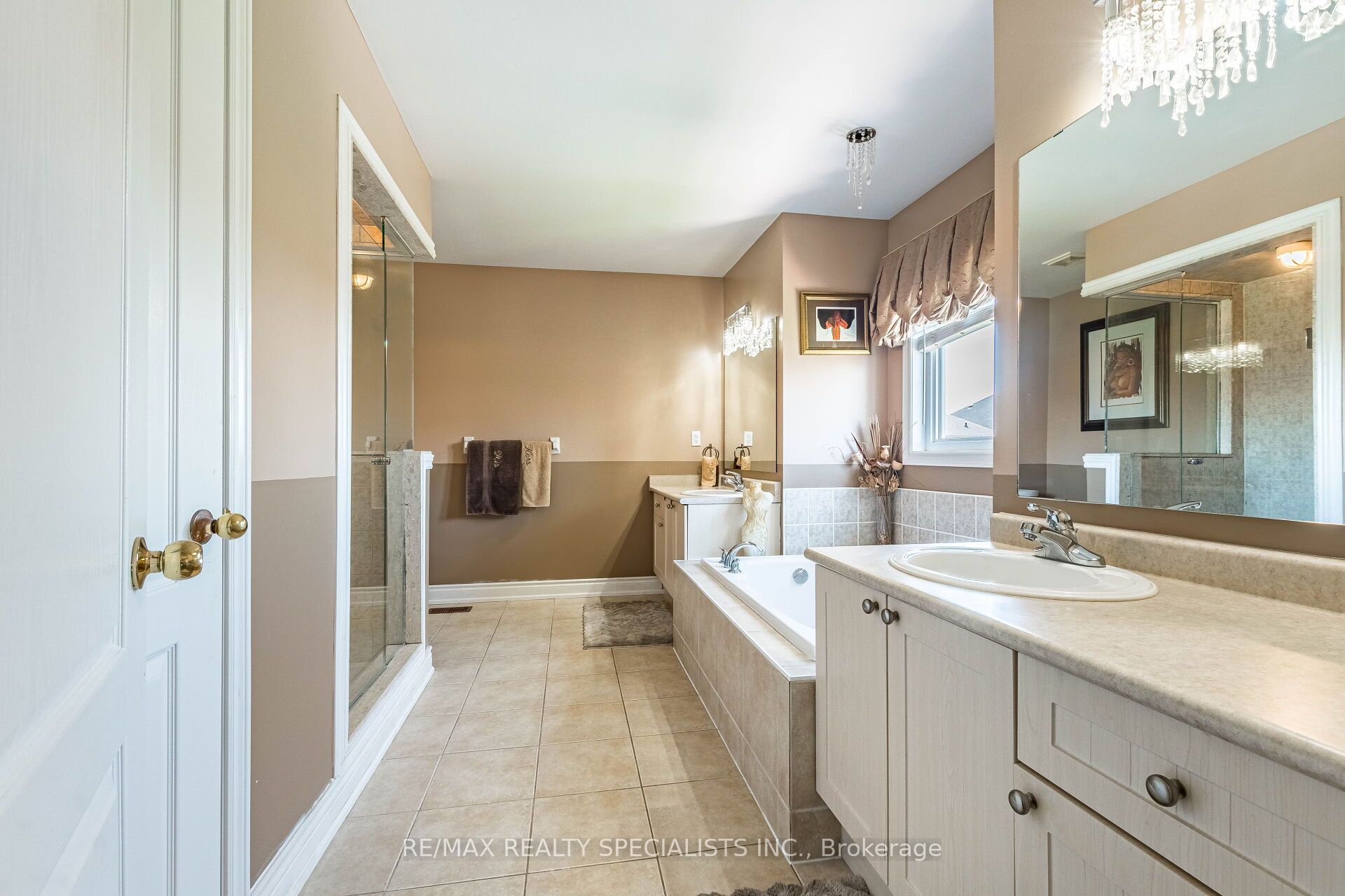 49 Maisonneuve Boulevard Property Photo 33