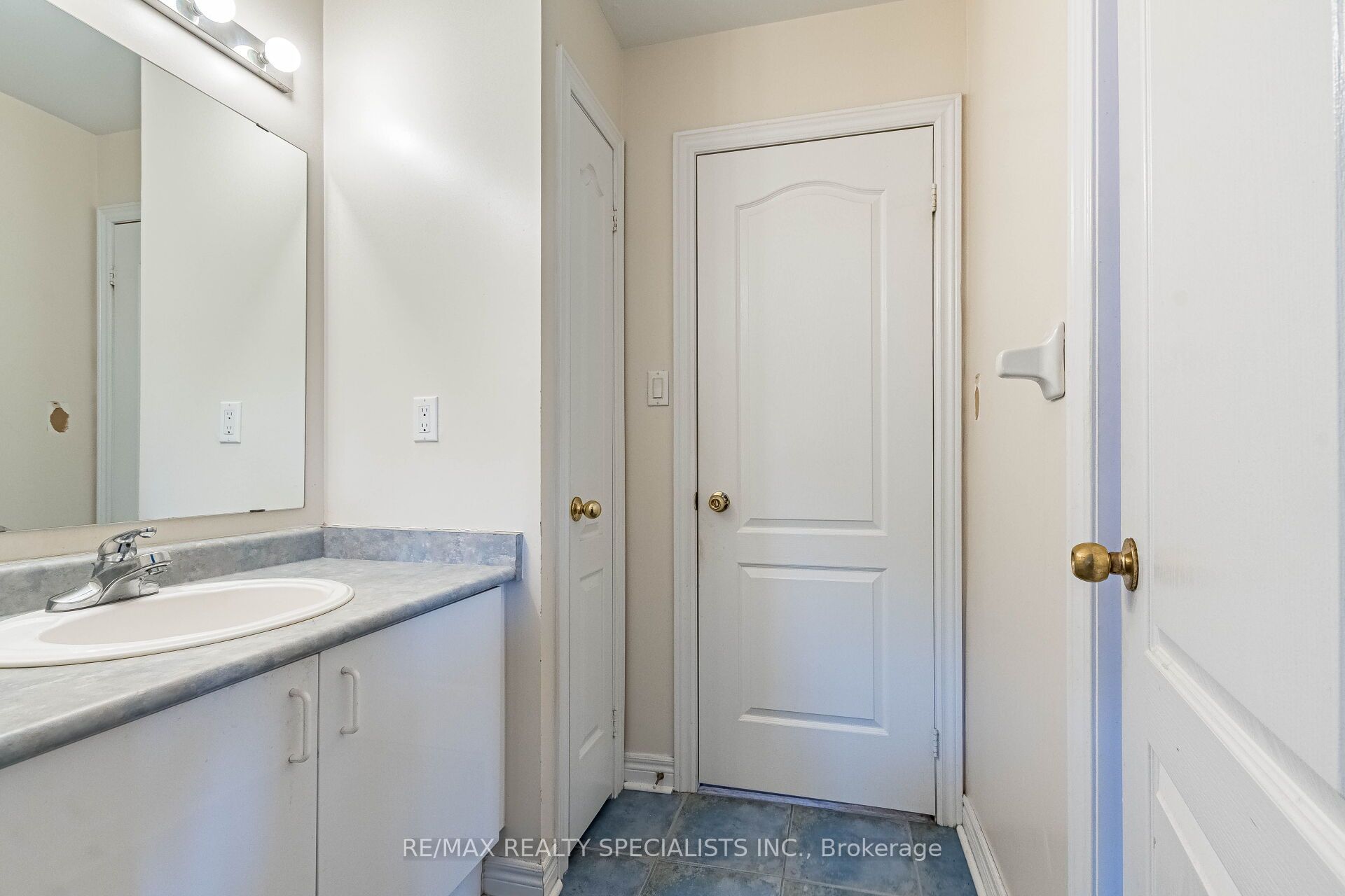 49 Maisonneuve Boulevard Property Photo 36