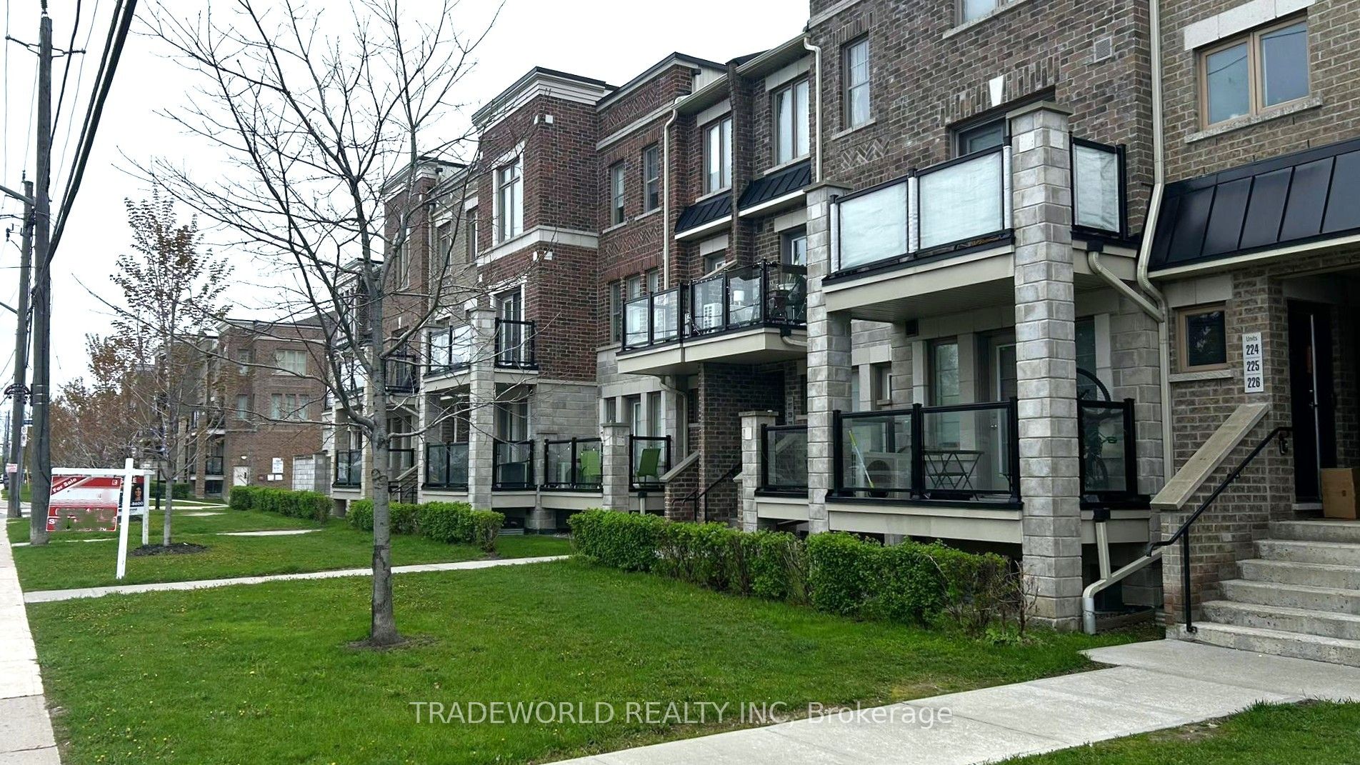 2355 Sheppard Avenue W 231
