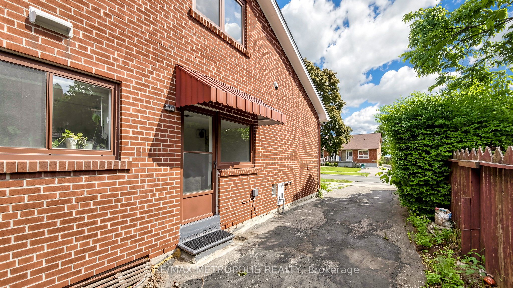 1 Council Crescent Property Photo 42