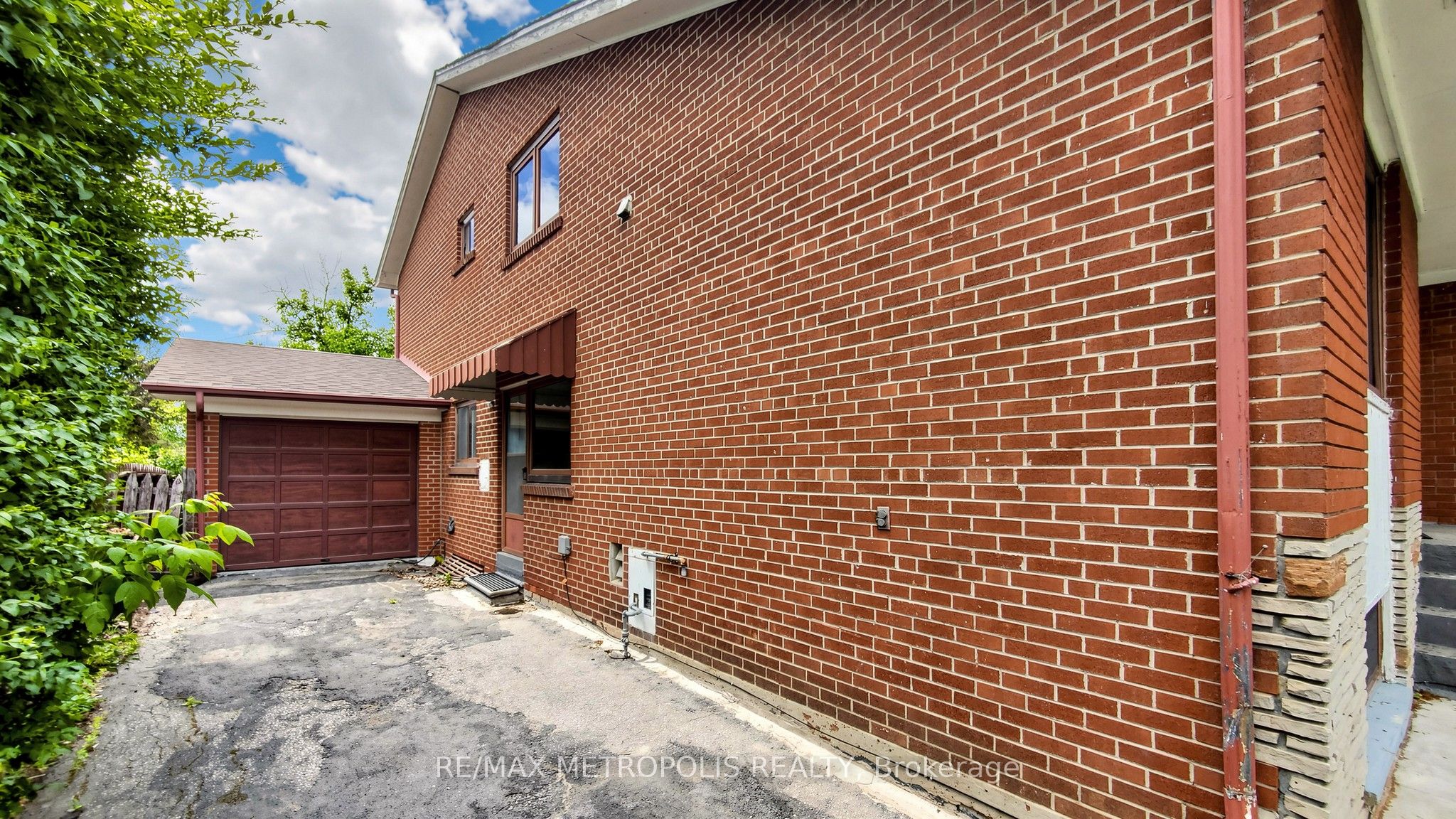 1 Council Crescent Property Photo 43