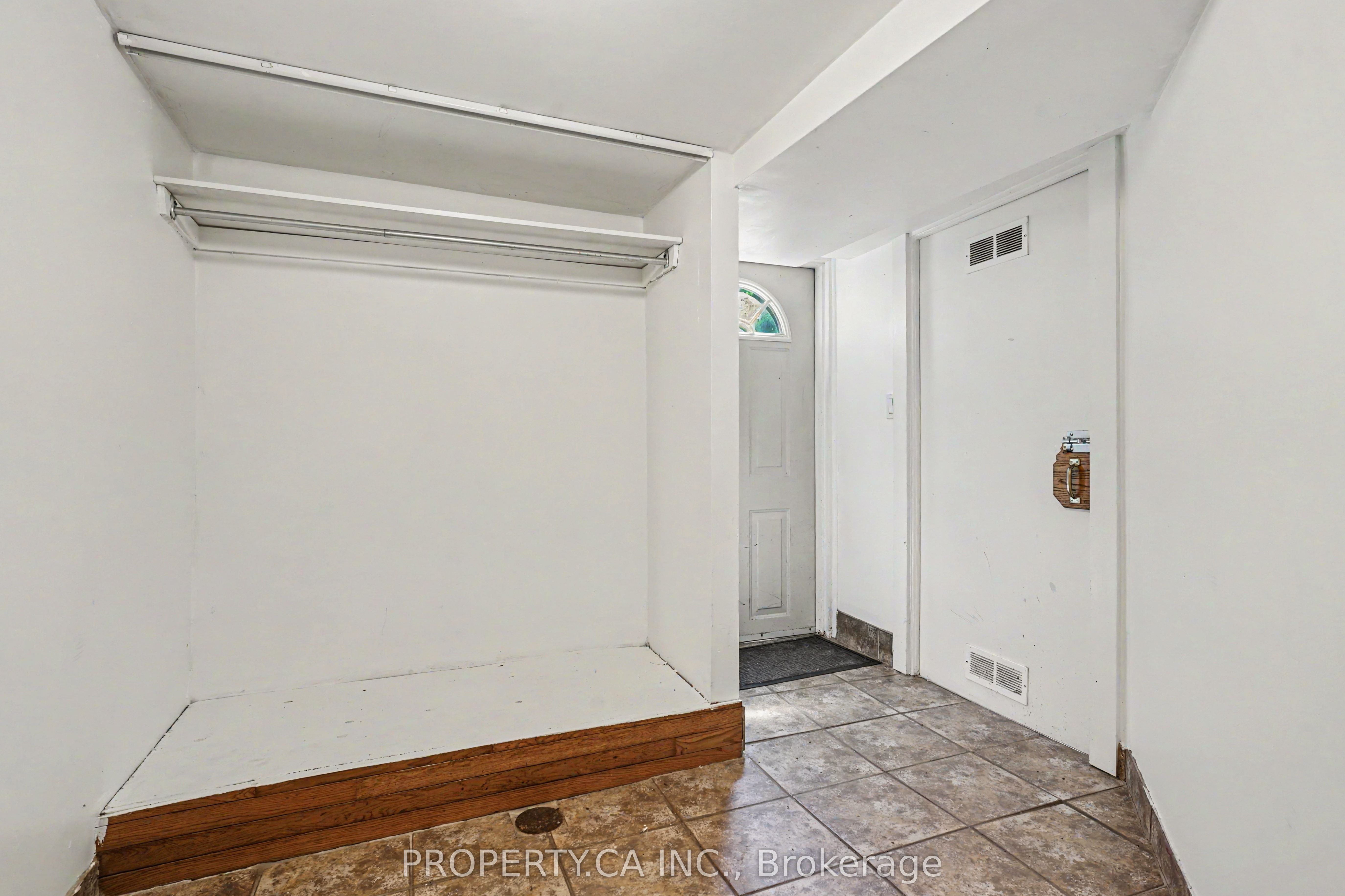 130 Lauder Avenue Lower Property Photo 3