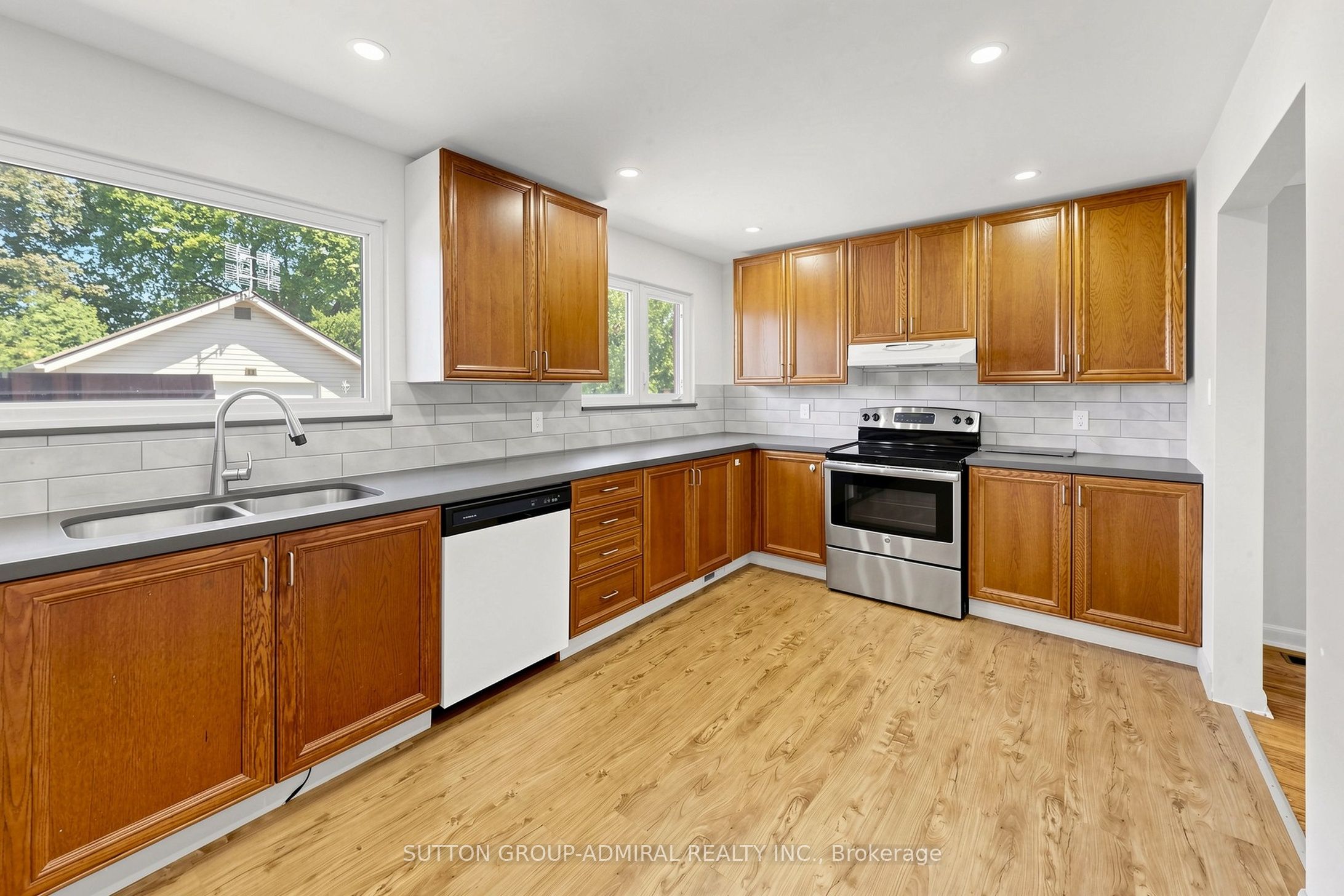 34 Paragon Road Property Photo 6