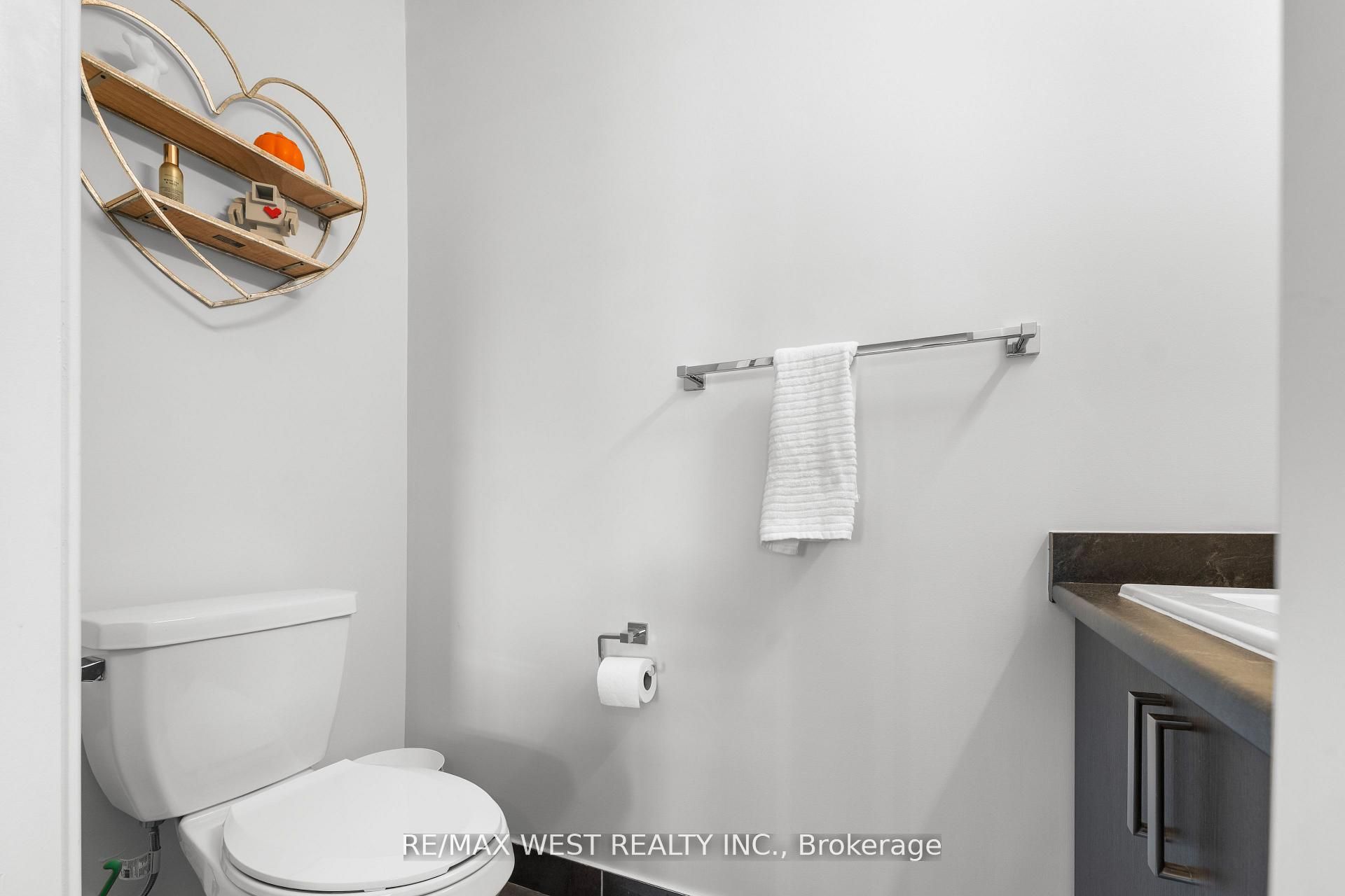 1062 Douglas Mccurdy Common 225 Property Photo 8