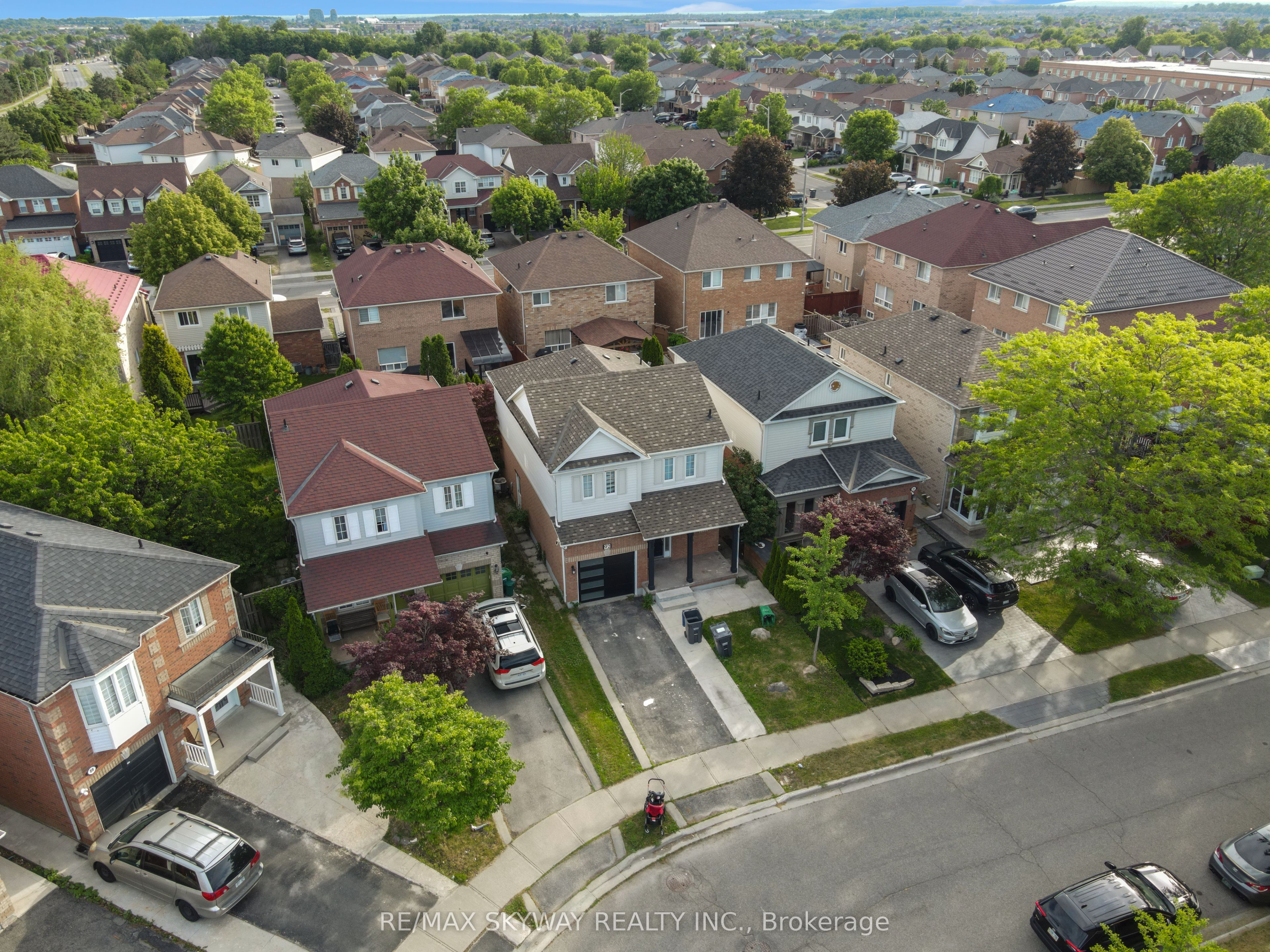 92 Charleswood Circle Property Photo 2