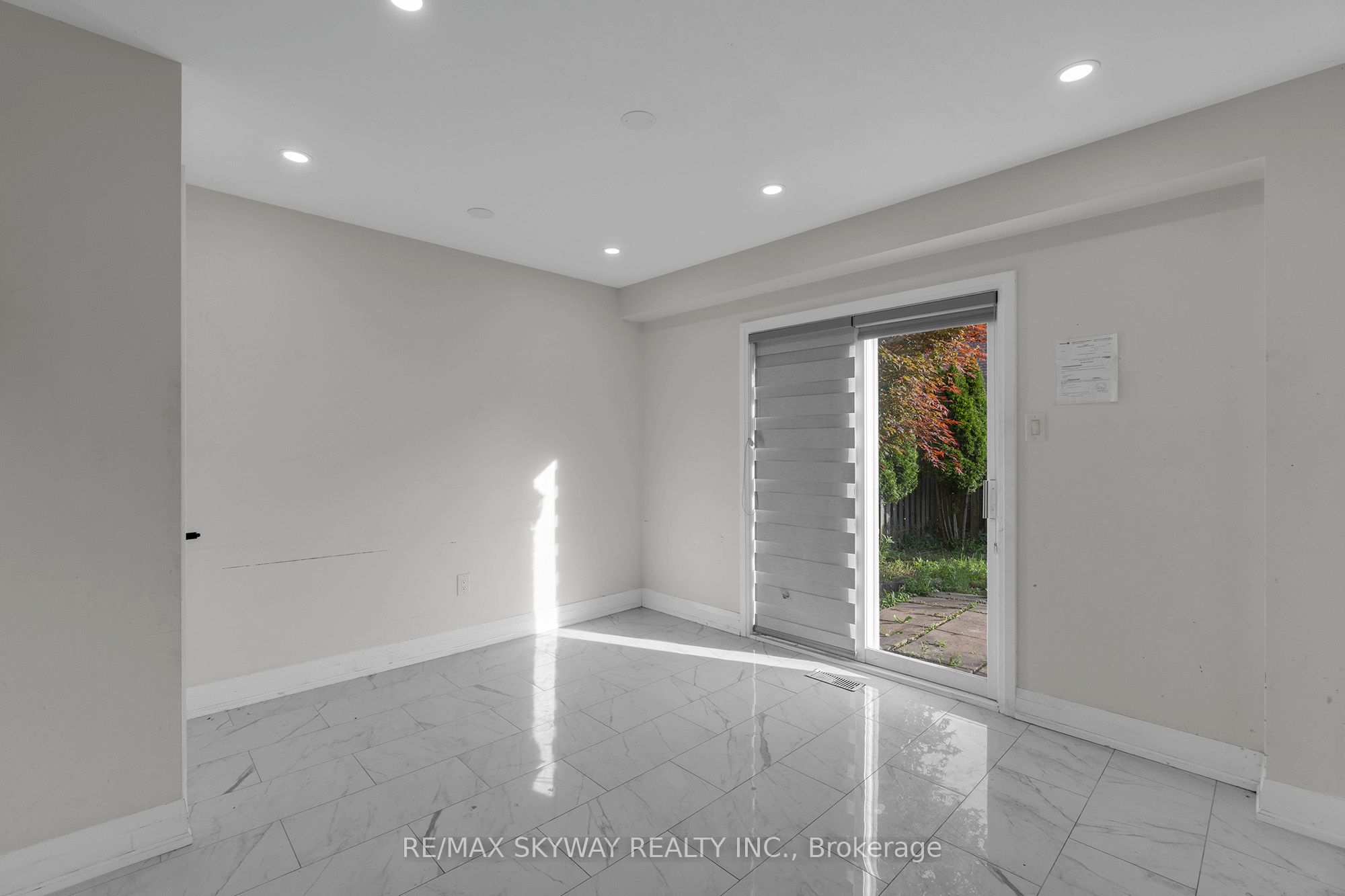 92 Charleswood Circle Property Photo 12