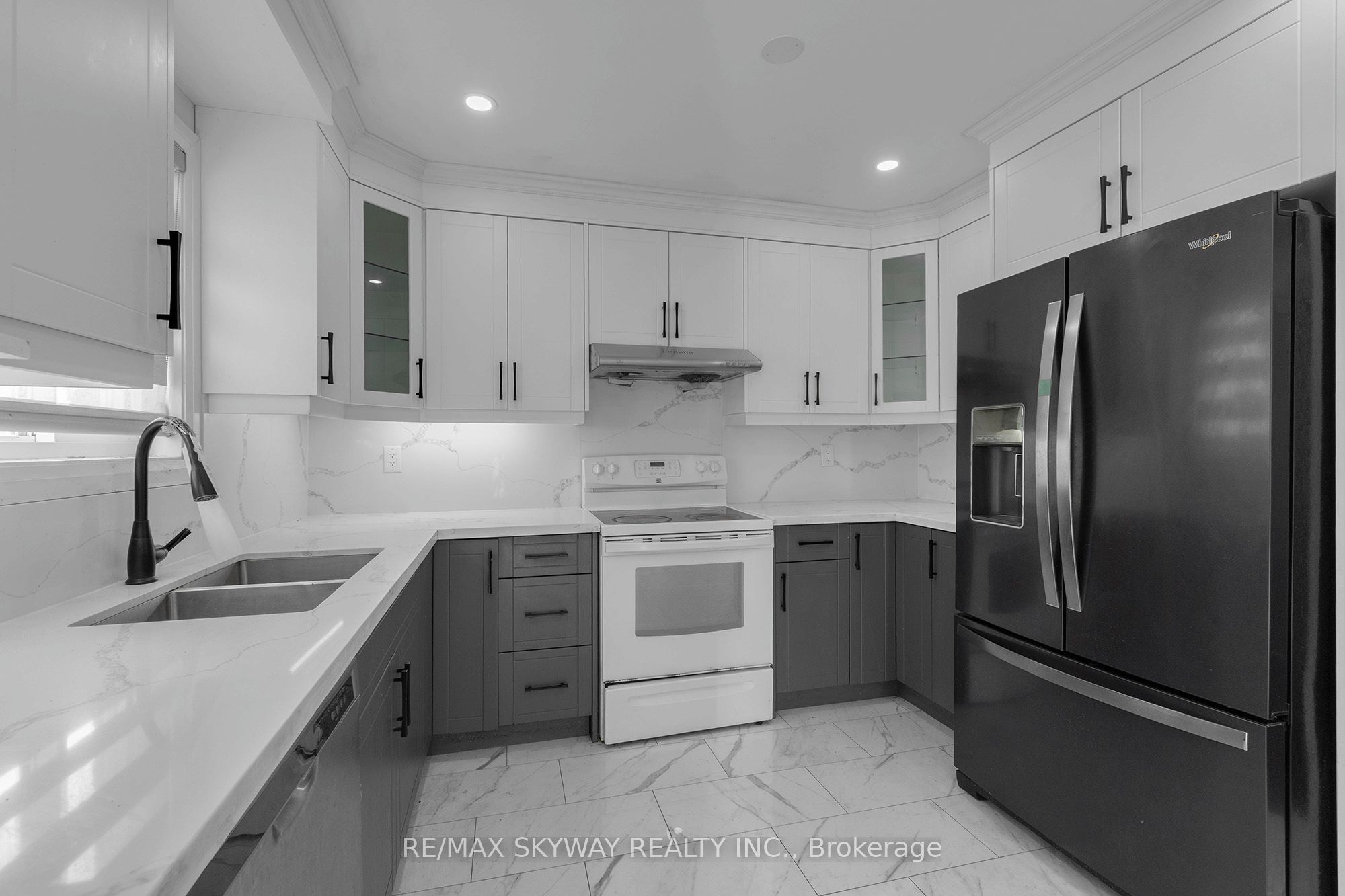 92 Charleswood Circle Property Photo 16