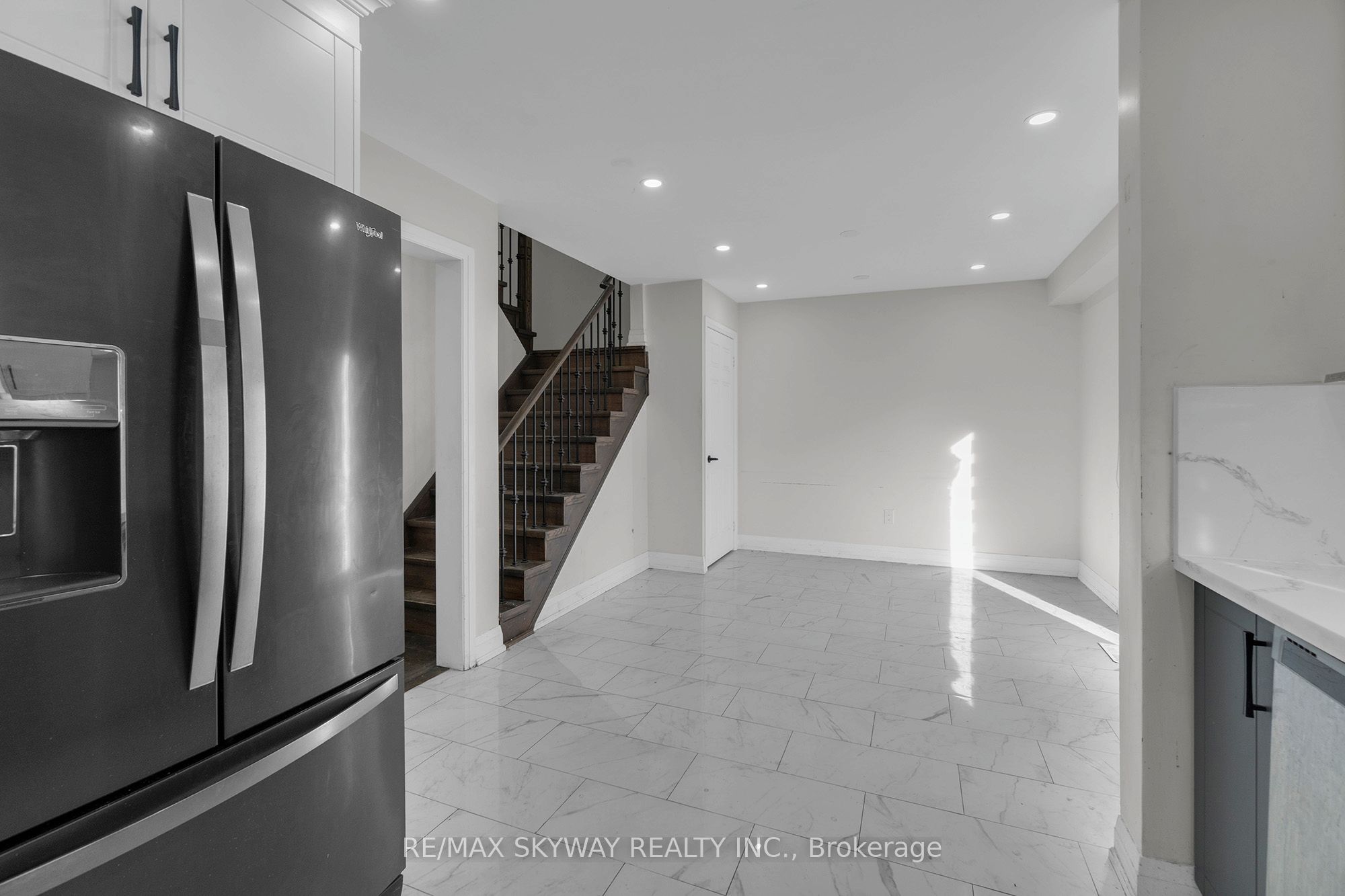 92 Charleswood Circle Property Photo 17
