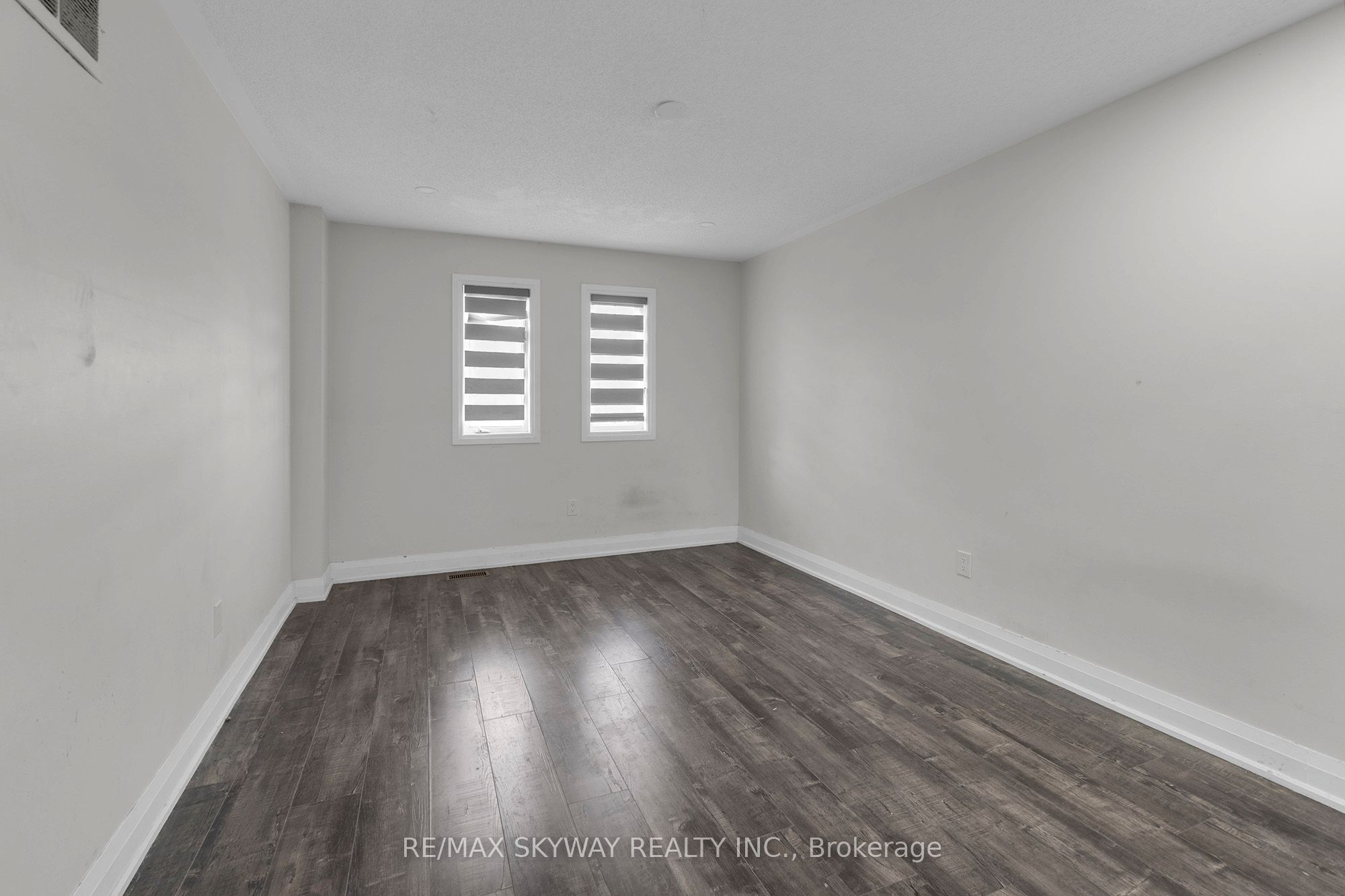92 Charleswood Circle Property Photo 26