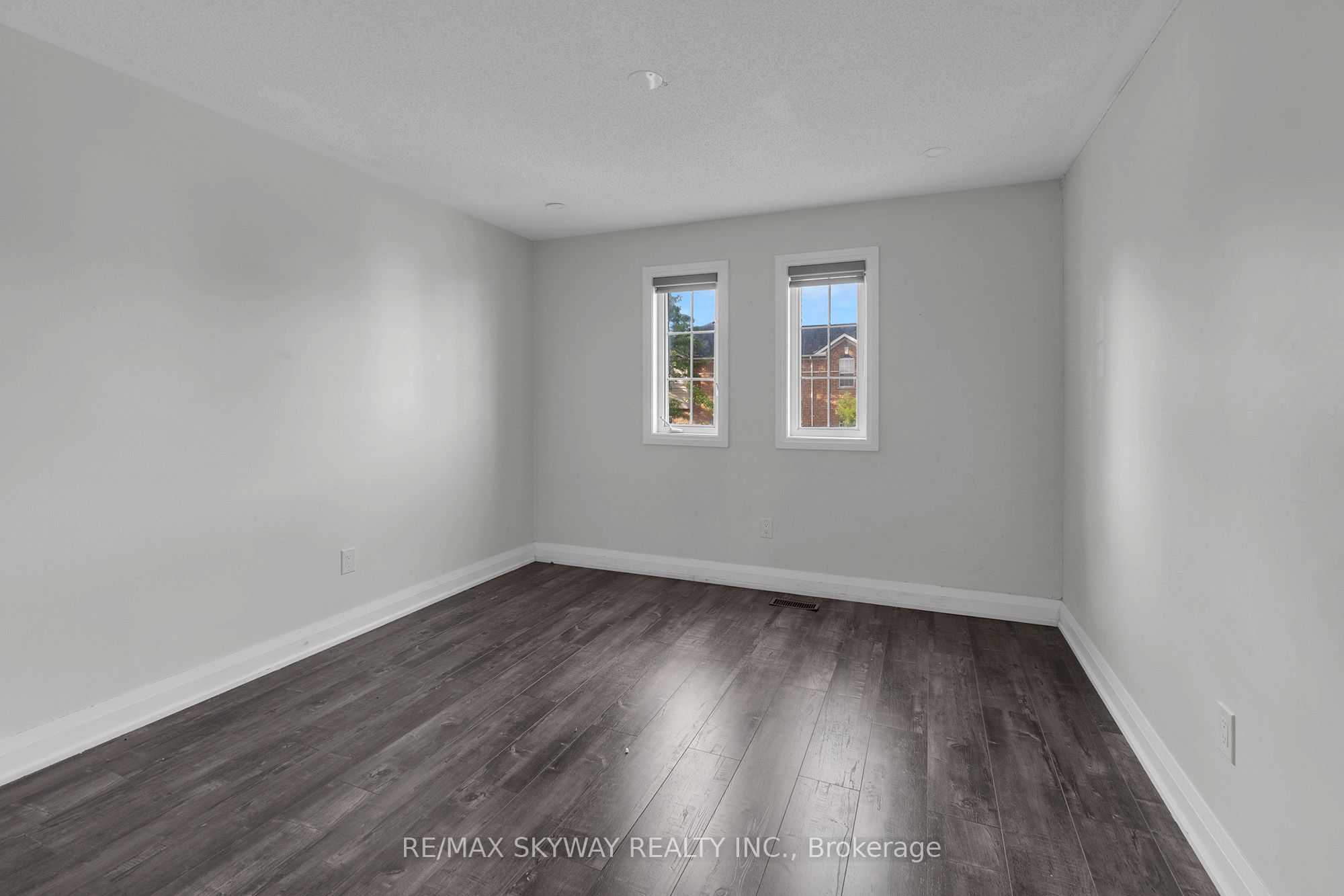 92 Charleswood Circle Property Photo 28