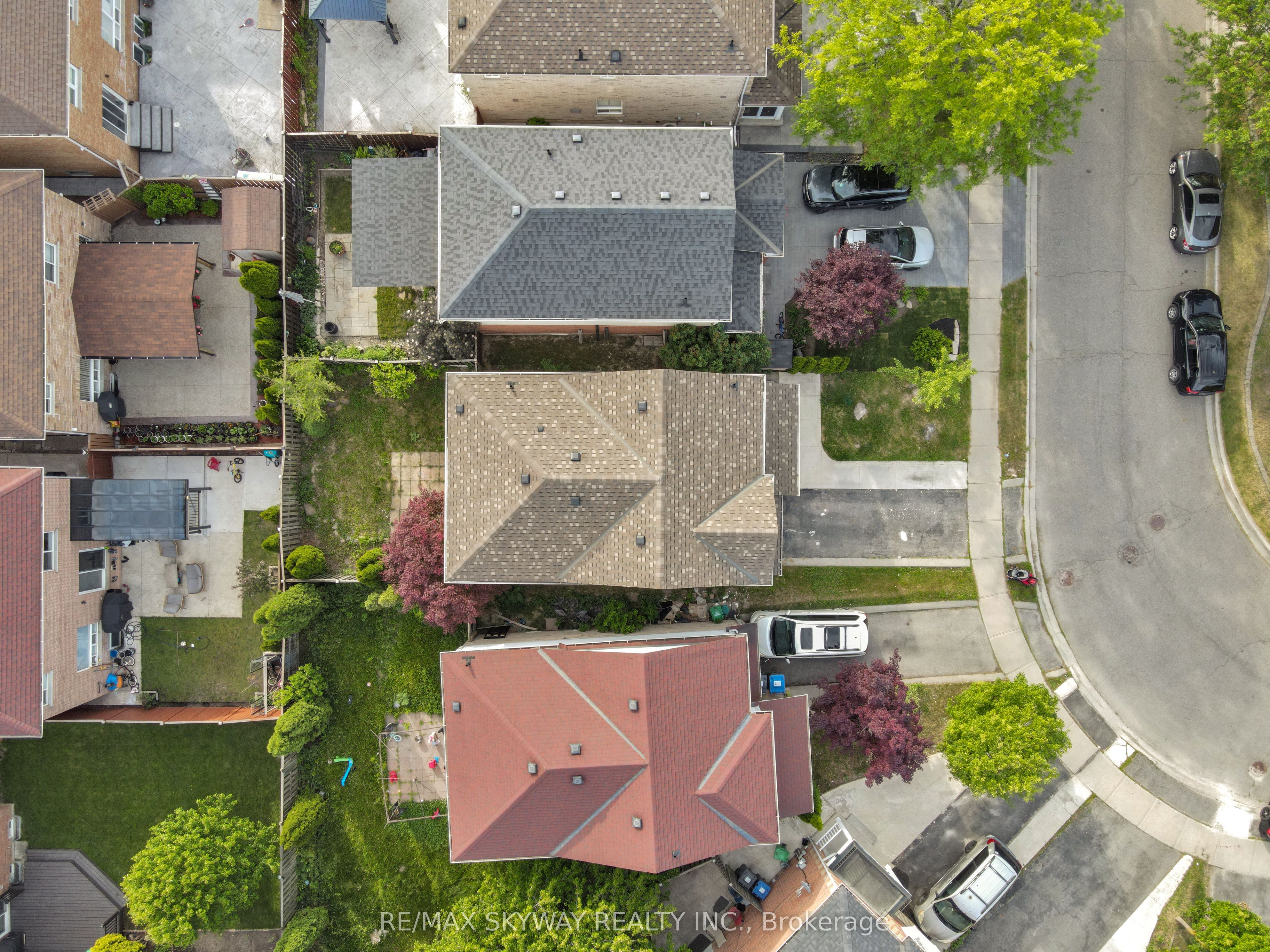 92 Charleswood Circle Property Photo 44