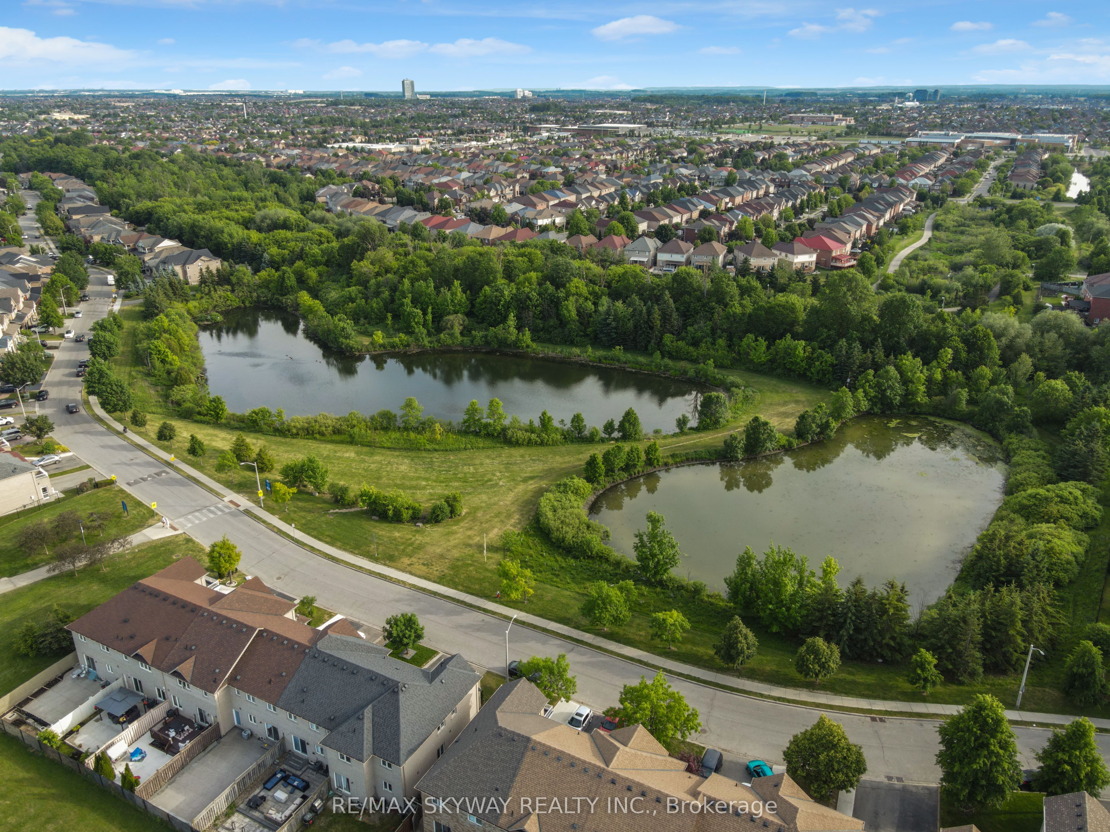 92 Charleswood Circle Property Photo 47