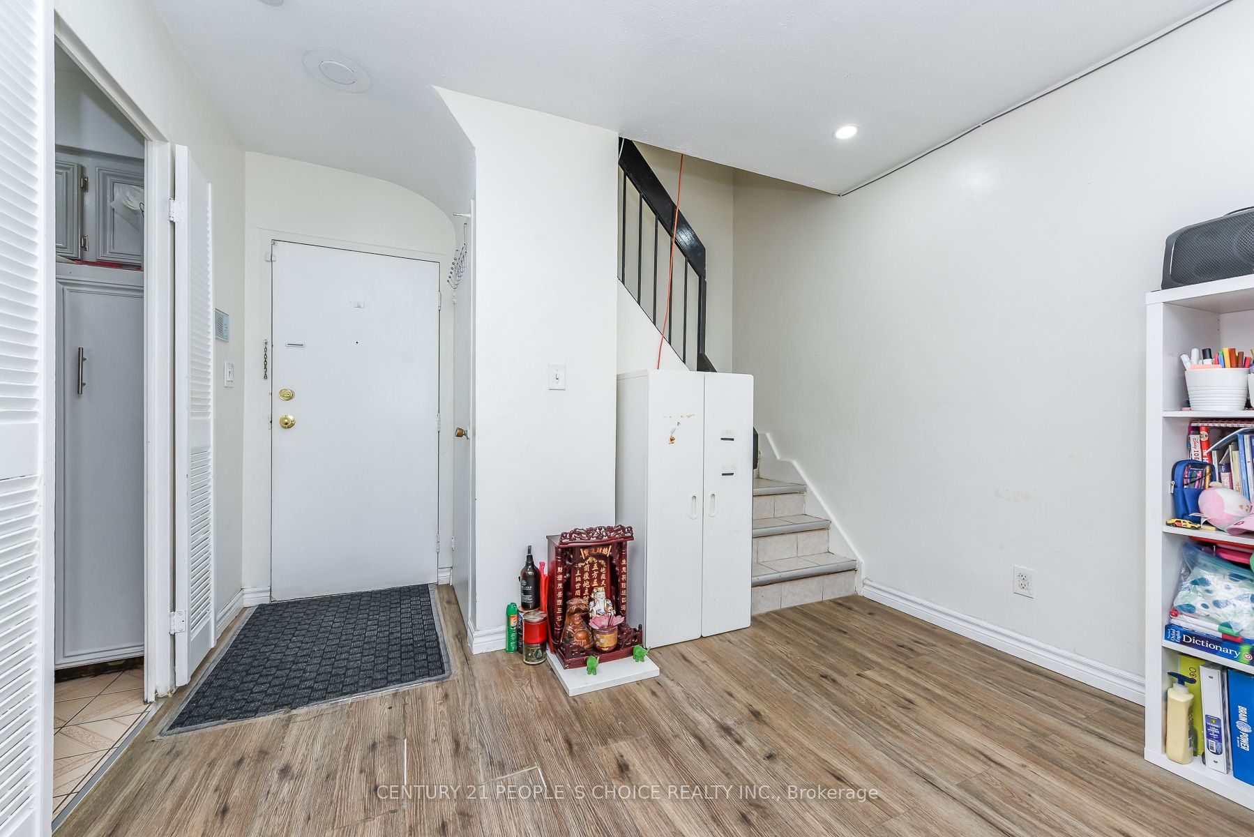 10 Eddystone Avenue 108 Property Photo 5