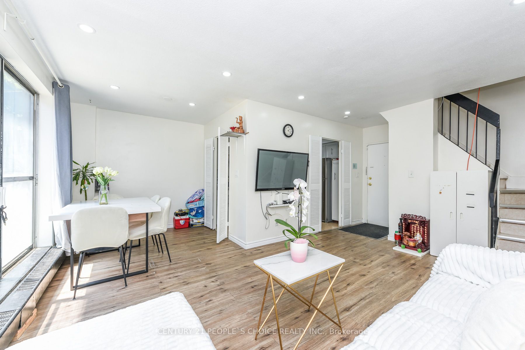 10 Eddystone Avenue 108 Property Photo 8