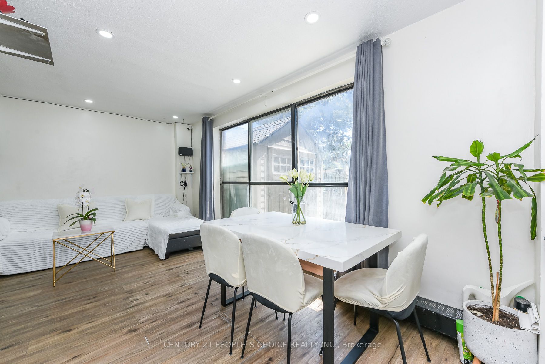 10 Eddystone Avenue 108 Property Photo 11