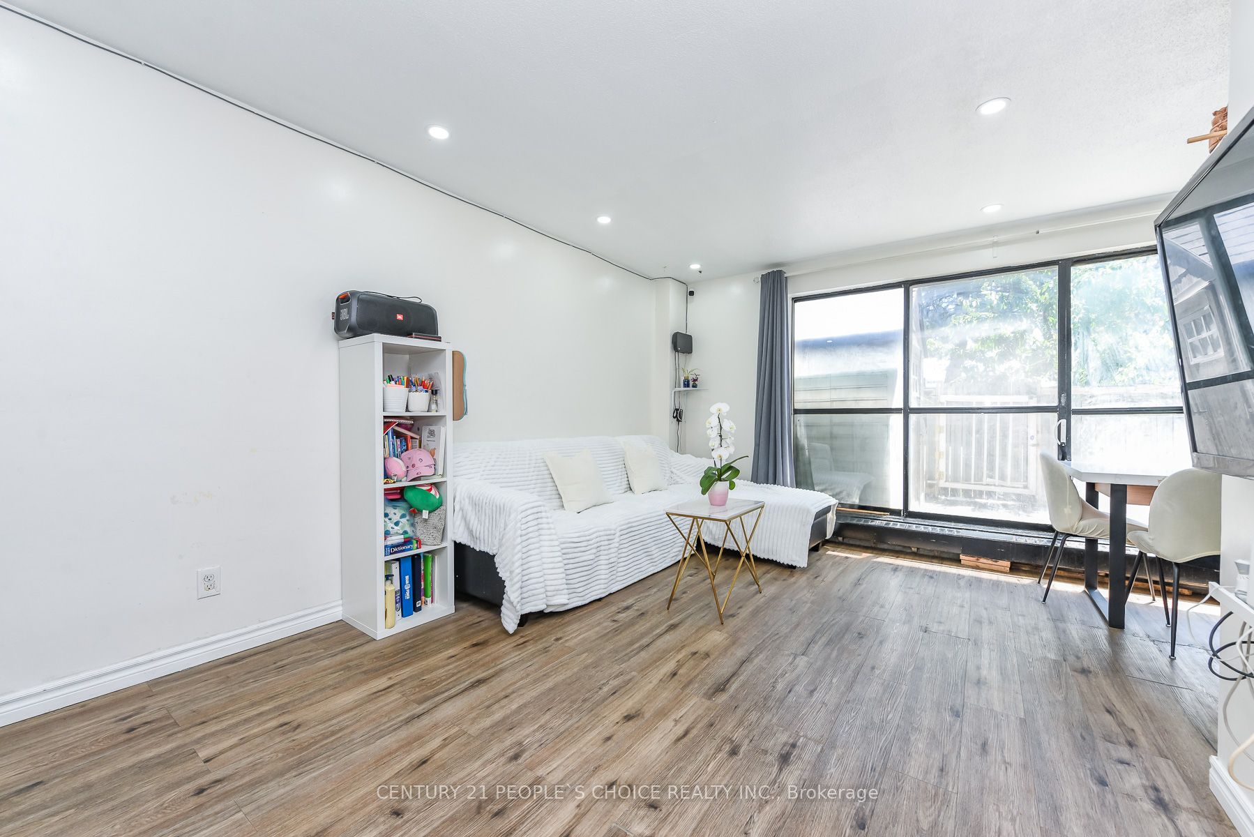 10 Eddystone Avenue 108 Property Photo 15