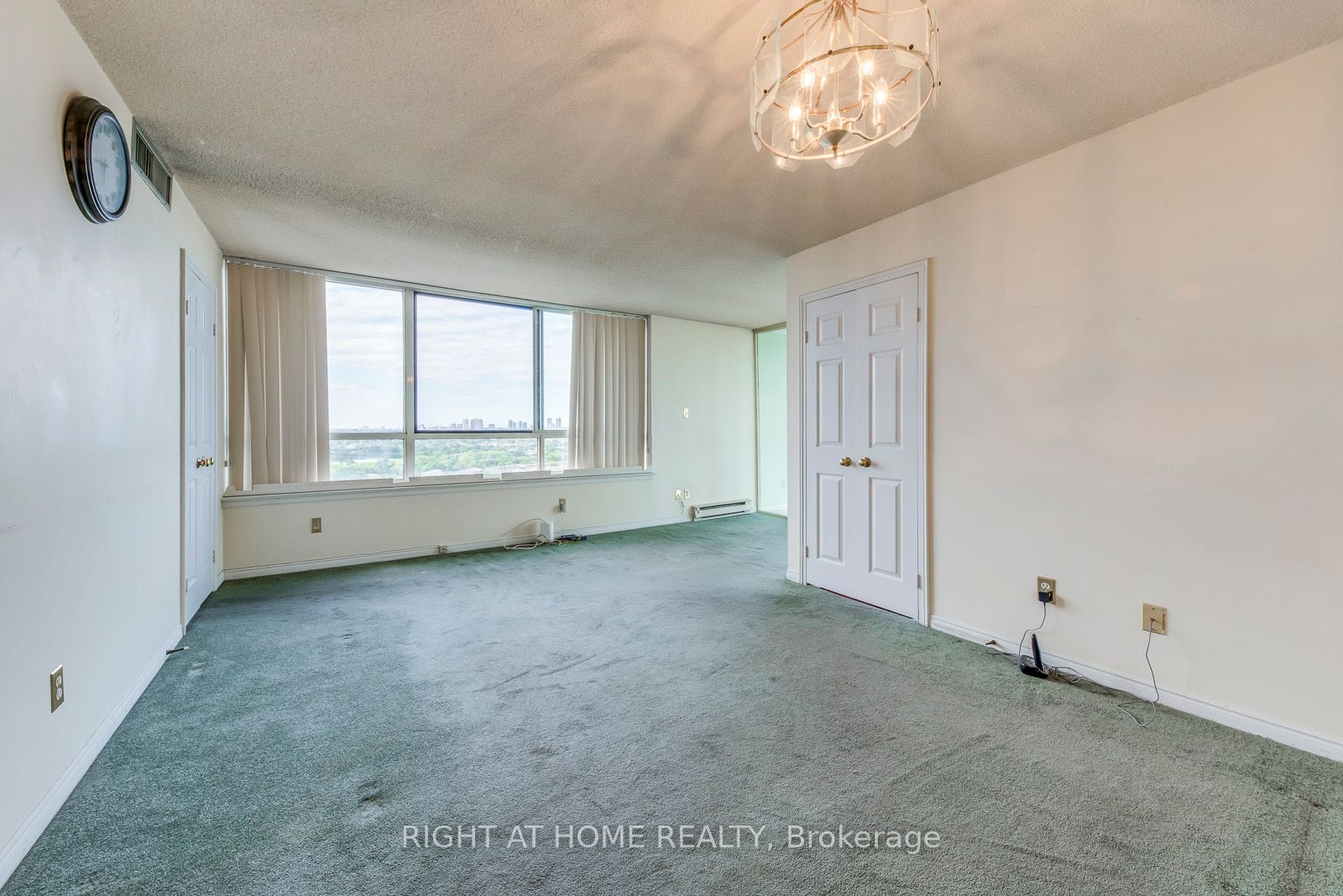 1360 Rathburn Road E 1603 Property Photo 10