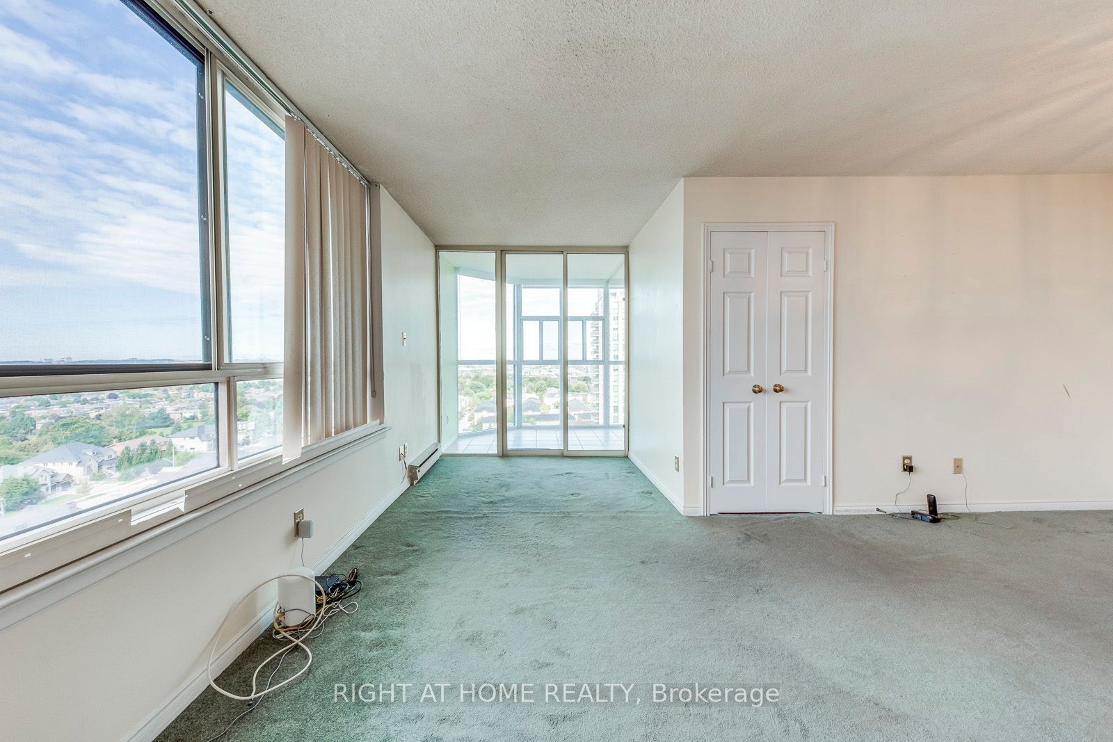 1360 Rathburn Road E 1603 Property Photo 12