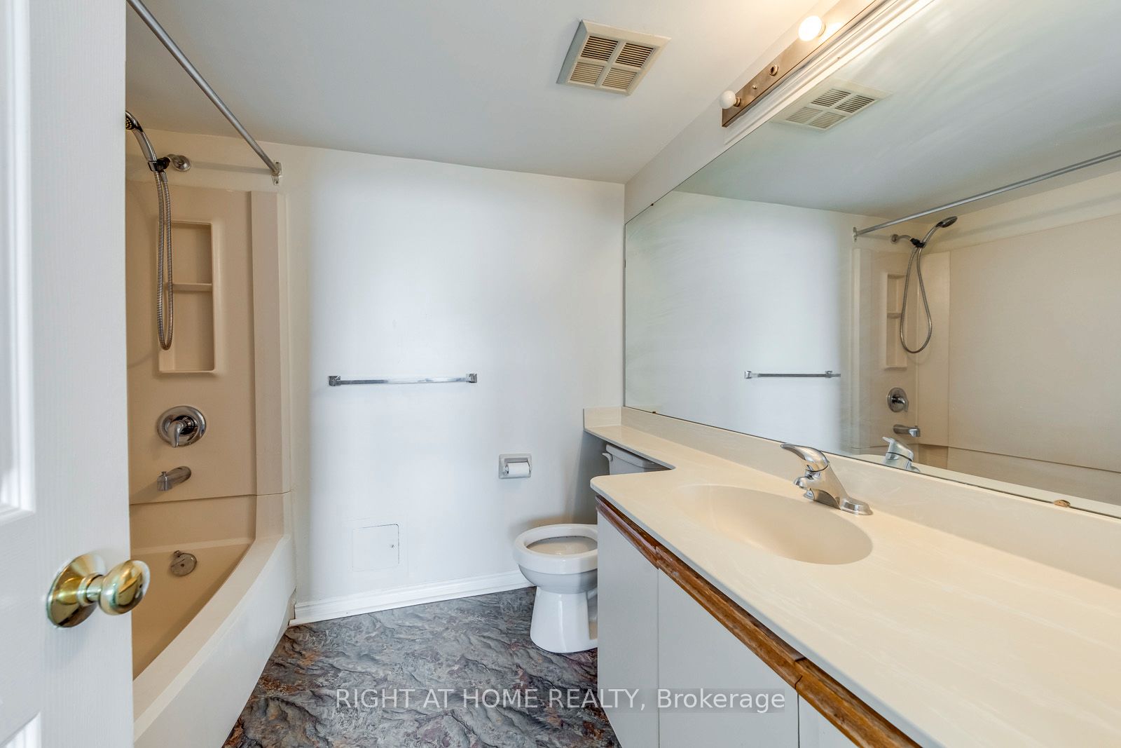 1360 Rathburn Road E 1603 Property Photo 24