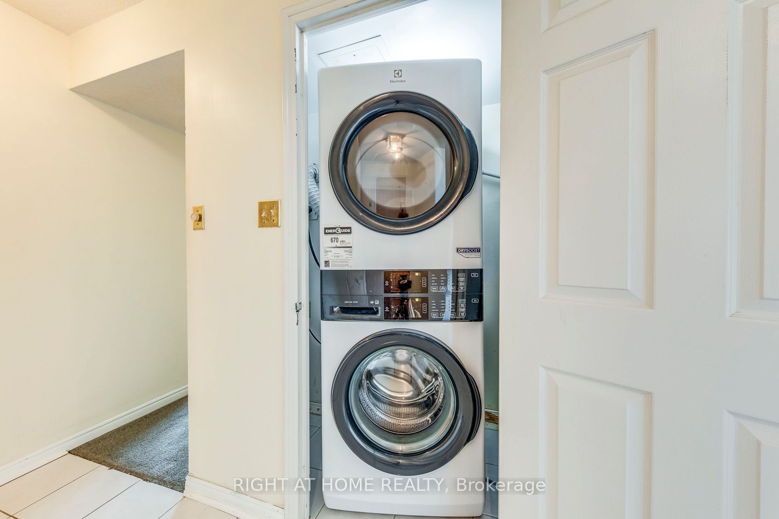 1360 Rathburn Road E 1603 Property Photo 26