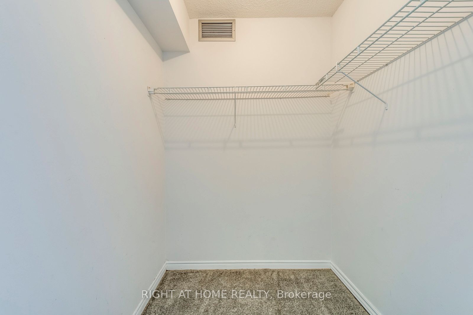 1360 Rathburn Road E 1603 Property Photo 27