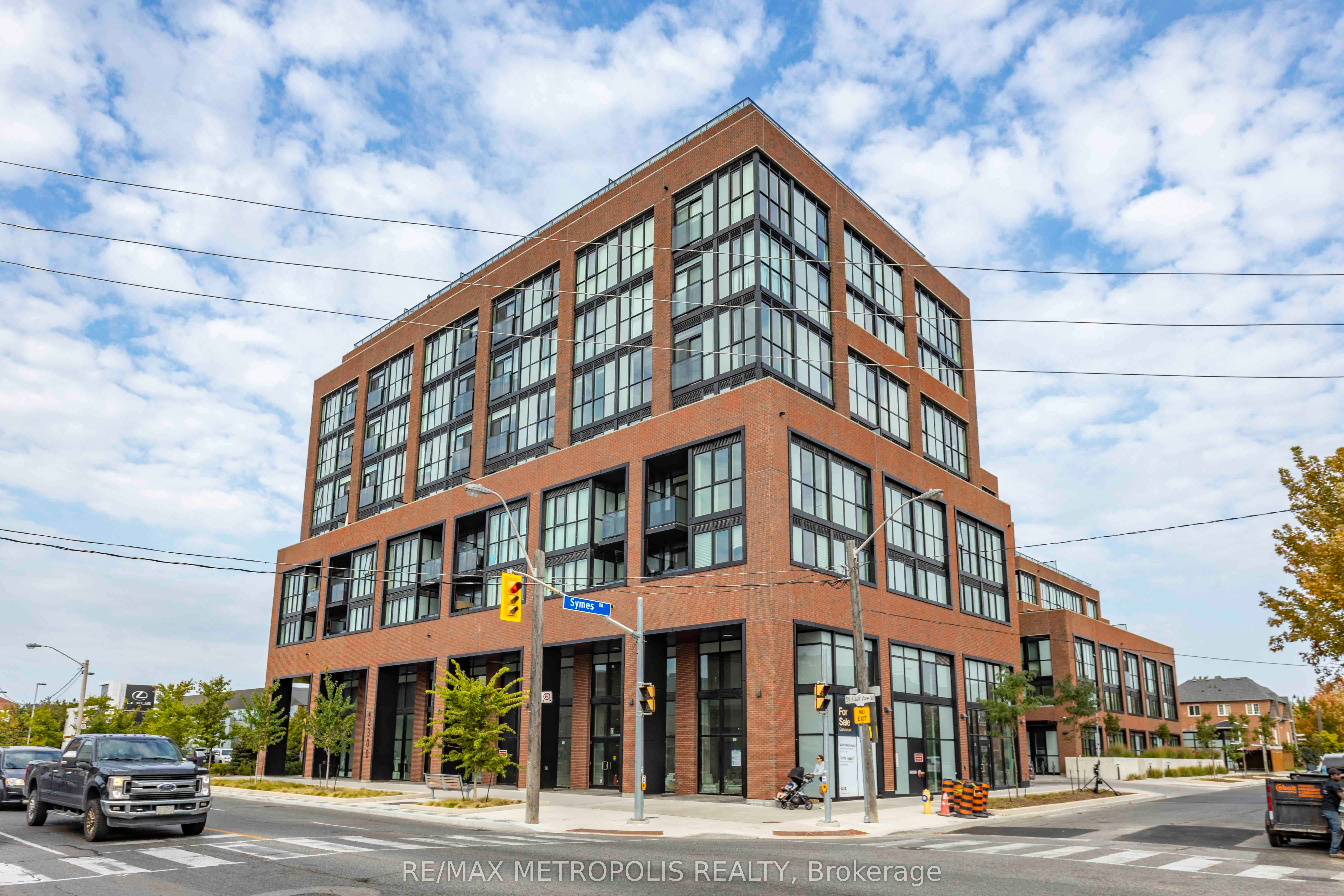 2300 St Clair Avenue W 407 Property Photo 1