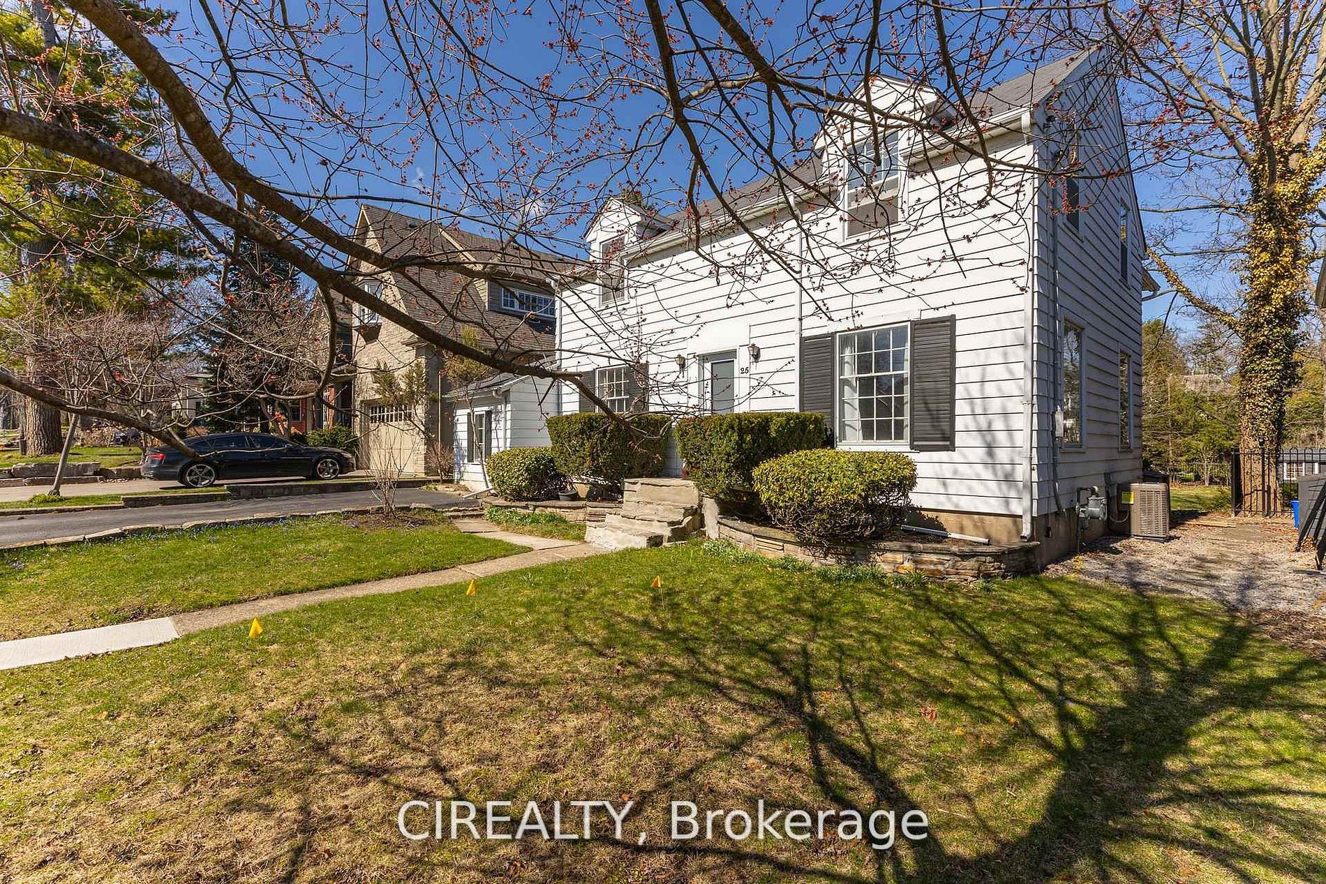 25 Howard Avenue Property Photo 3