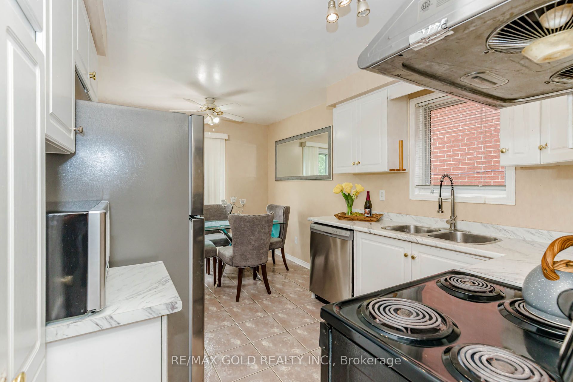 34 White Tail Crescent Property Photo 10