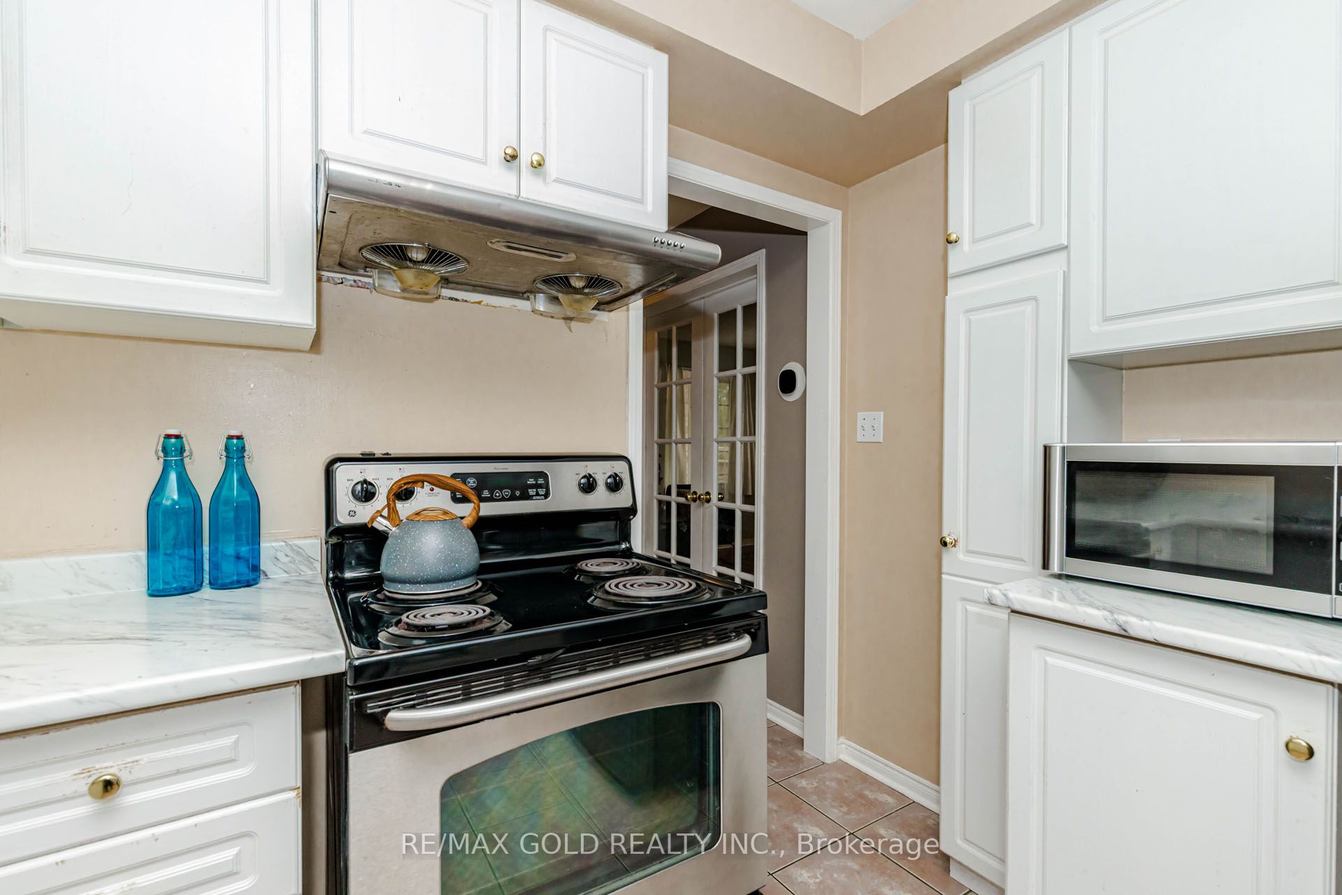 34 White Tail Crescent Property Photo 11